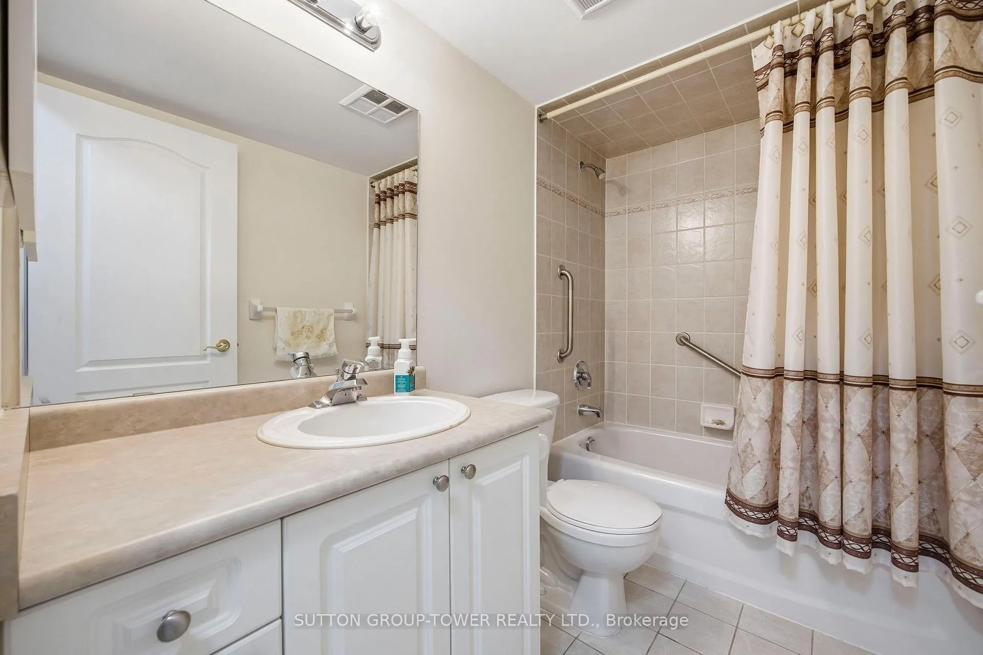 Photo 19 of Unit 408, 2500 Rutherford Road N, Vaughan, Maple — HOMEH