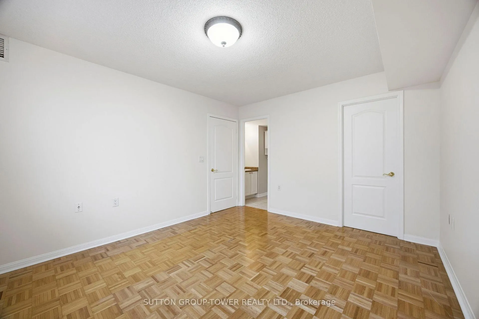 Photo 26 of Unit 408, 2500 Rutherford Road N, Vaughan, Maple — HOMEH