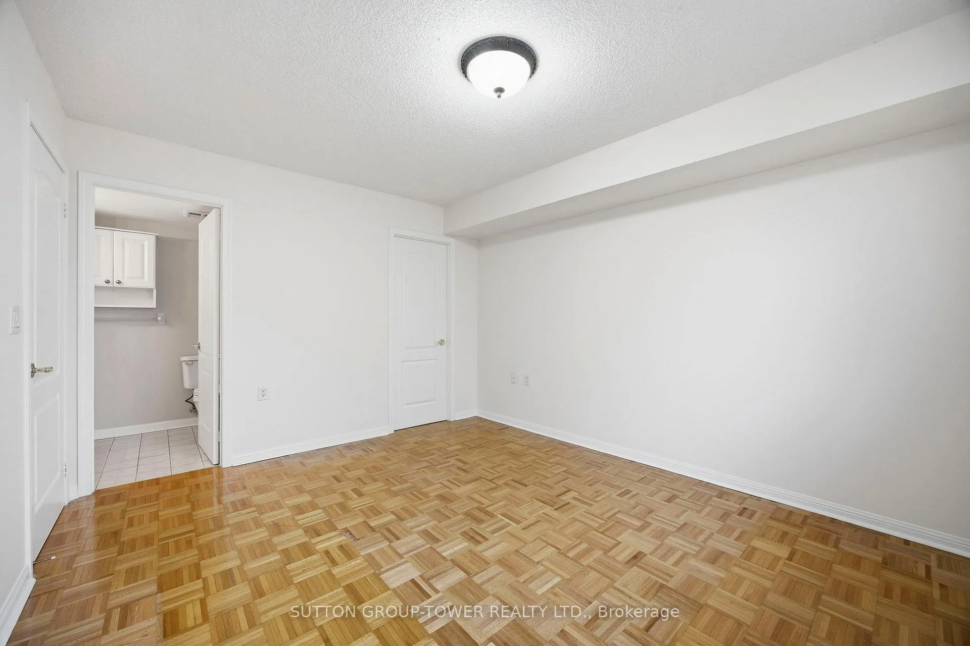 Photo 27 of Unit 408, 2500 Rutherford Road N, Vaughan, Maple — HOMEH