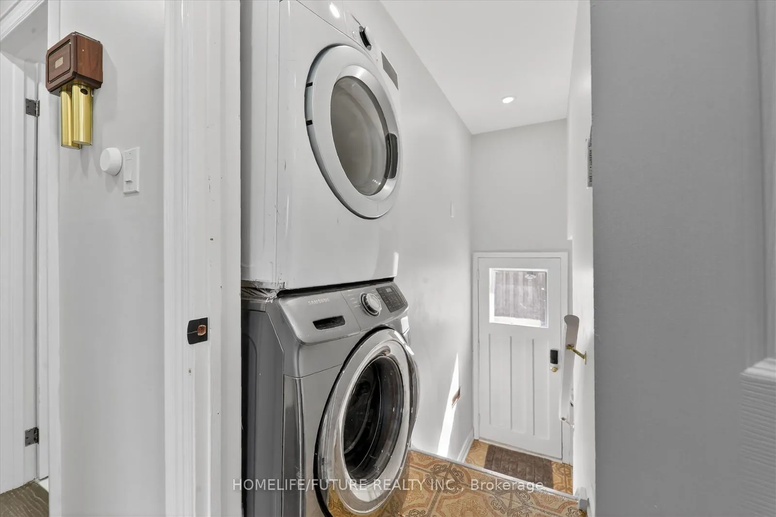 Photo 18 of 153 Centennial Road, Scarborough, Centennial Scarborough — HOMEH