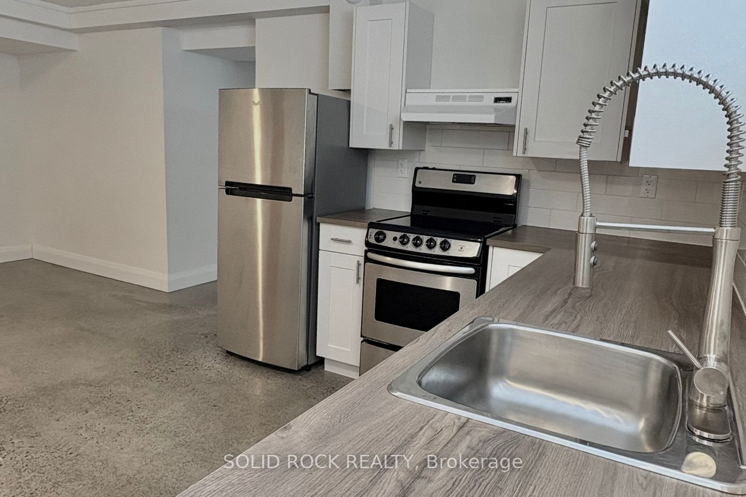 Photo 5 of Unit B, 228 Glynn Avenue, Ottawa, Overbrook/Castle Heights — HOMEH