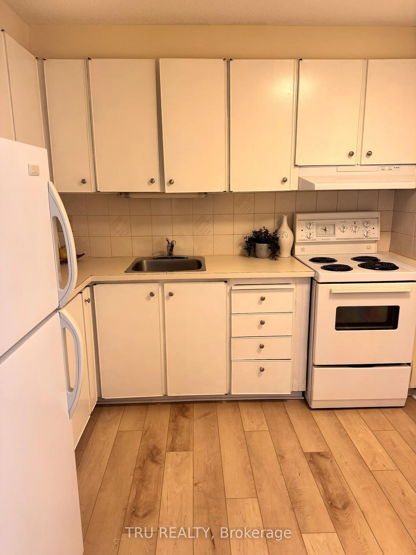 Photo 3 of Unit 706, 3100 Carling Avenue, Ottawa, Bayshore — HOMEH