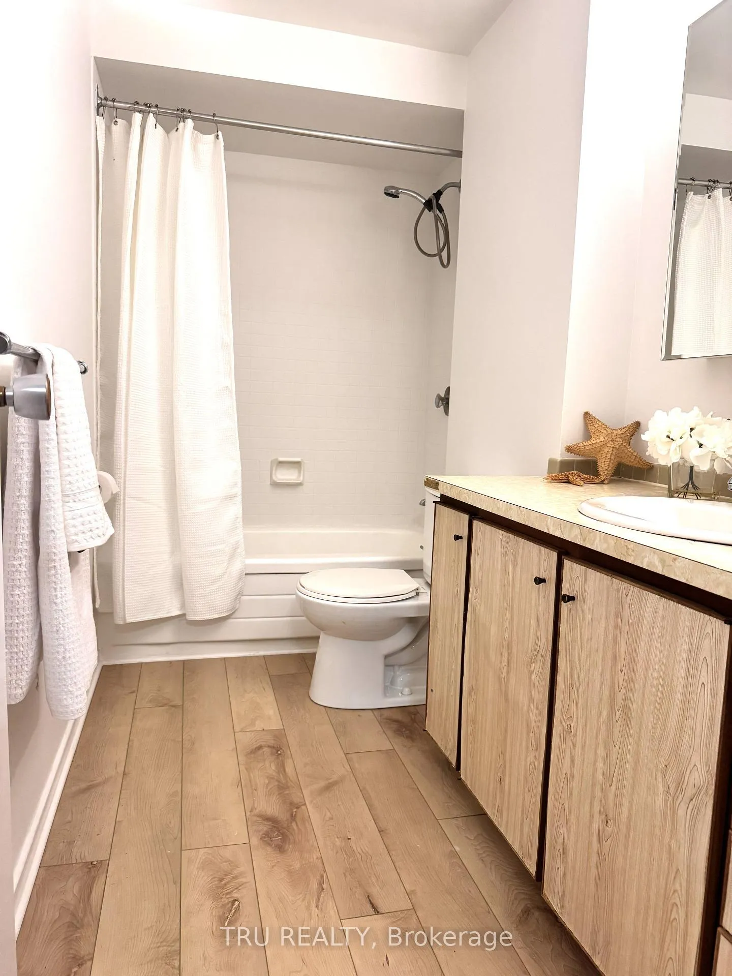 Photo 5 of Unit 706, 3100 Carling Avenue, Ottawa, Bayshore — HOMEH