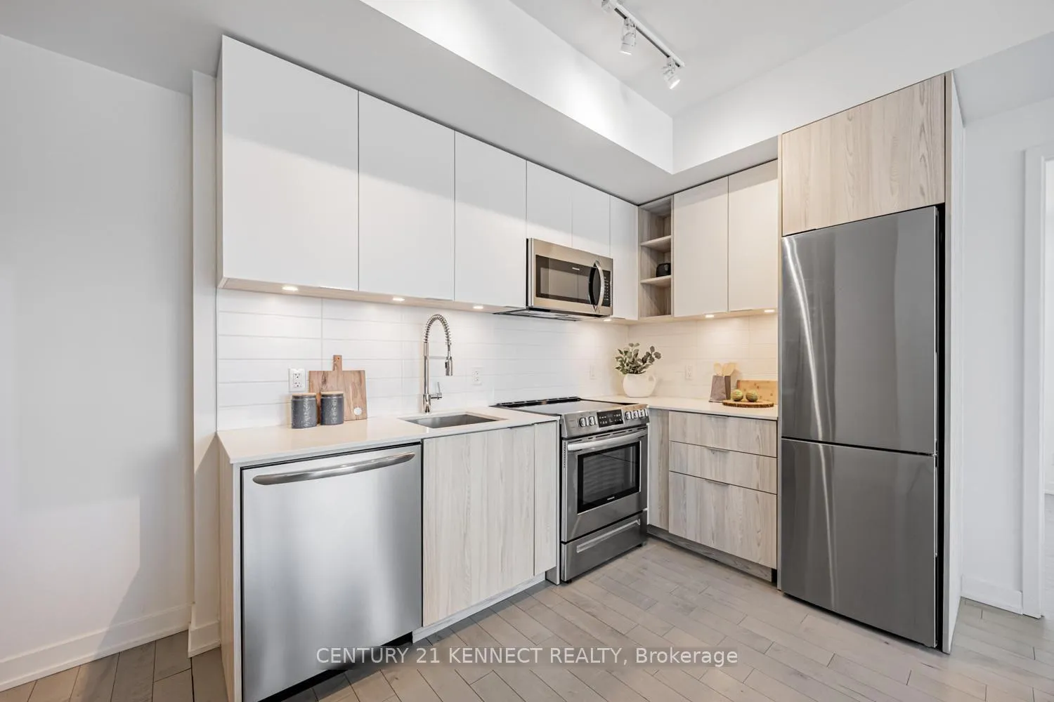 Photo 4 of Unit 1909, 30 Ordnance Street, Toronto, Niagara — HOMEH