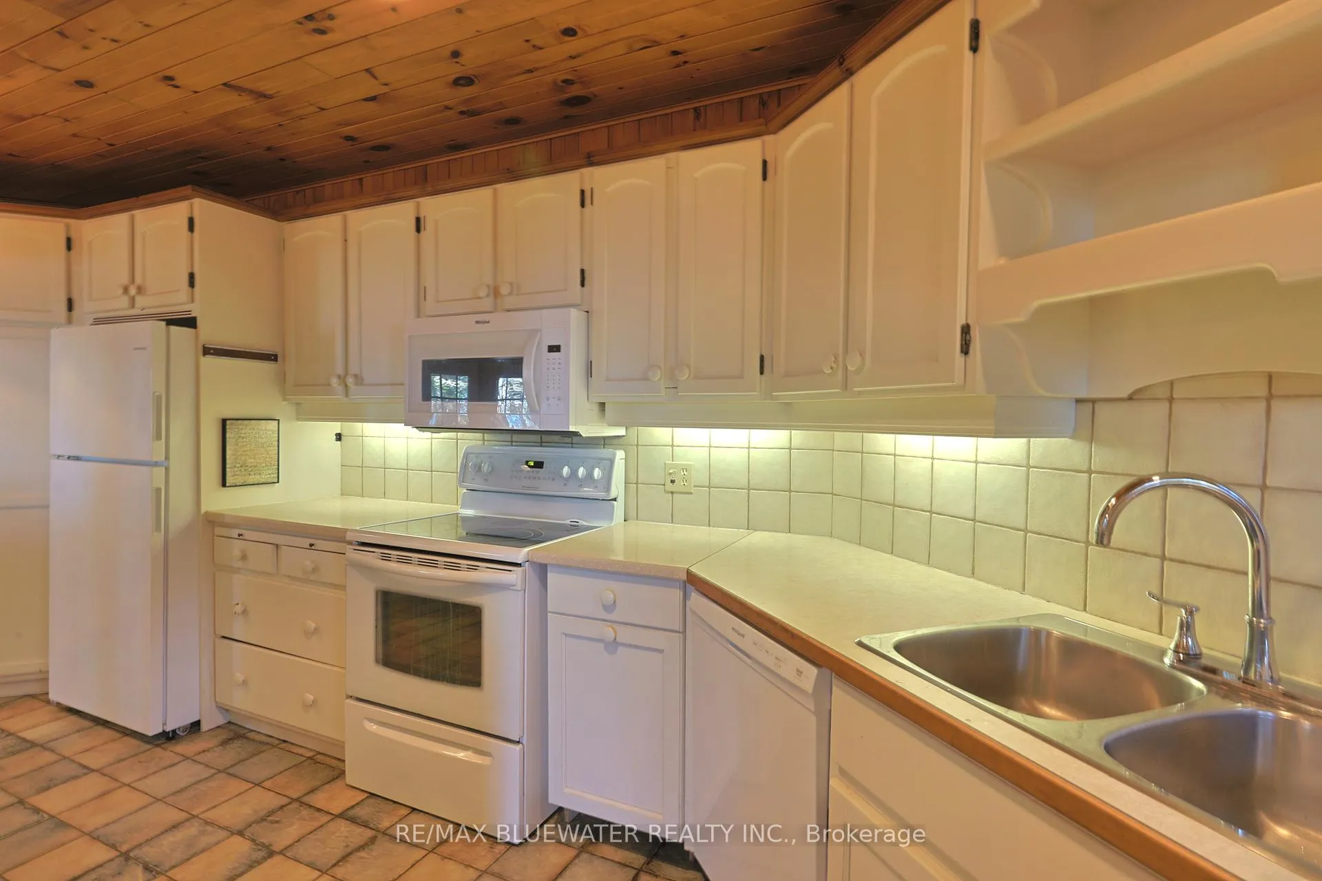 Photo 20 of 9864 Huron Place, Lambton Shores, Grand Bend — HOMEH
