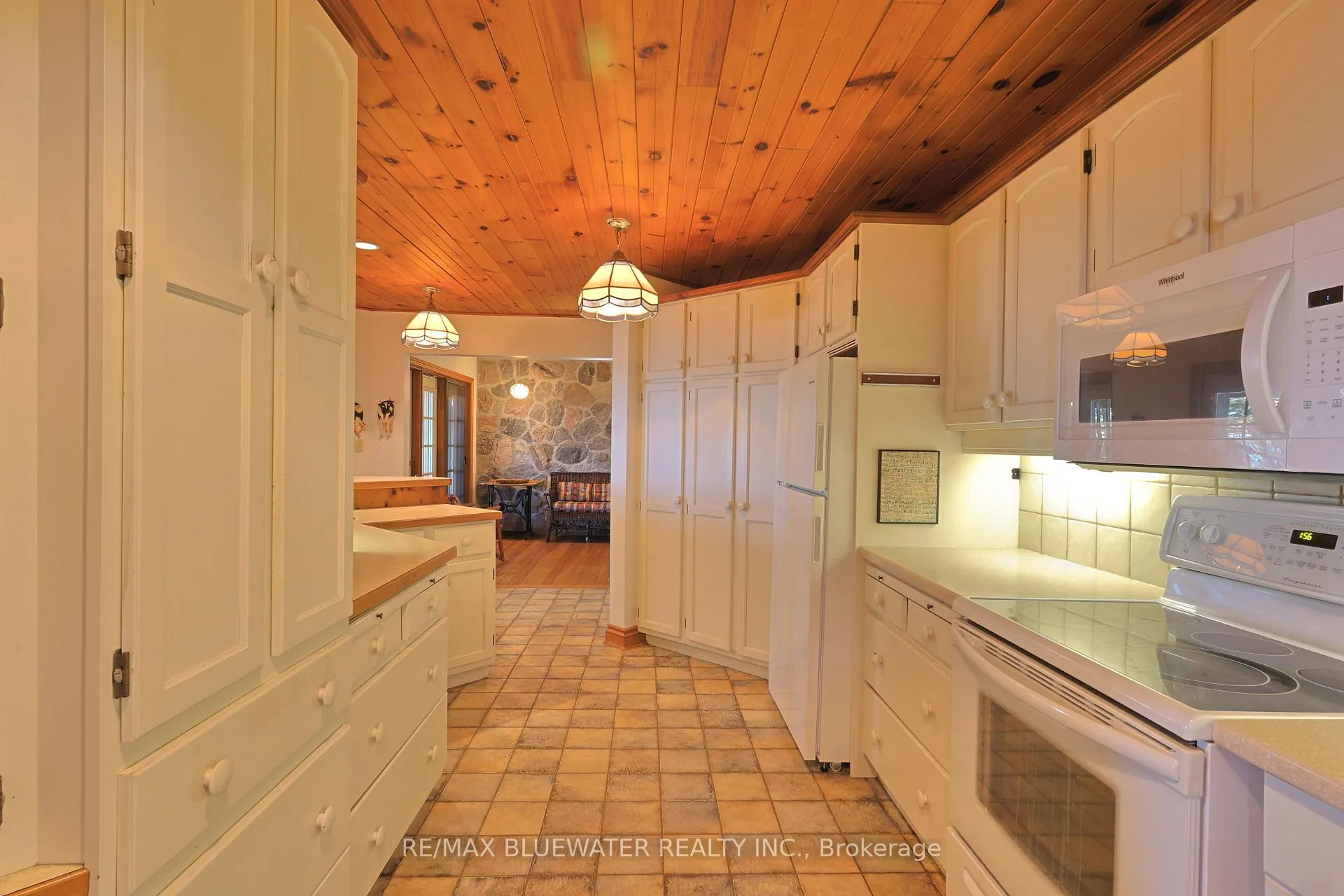 Photo 21 of 9864 Huron Place, Lambton Shores, Grand Bend — HOMEH