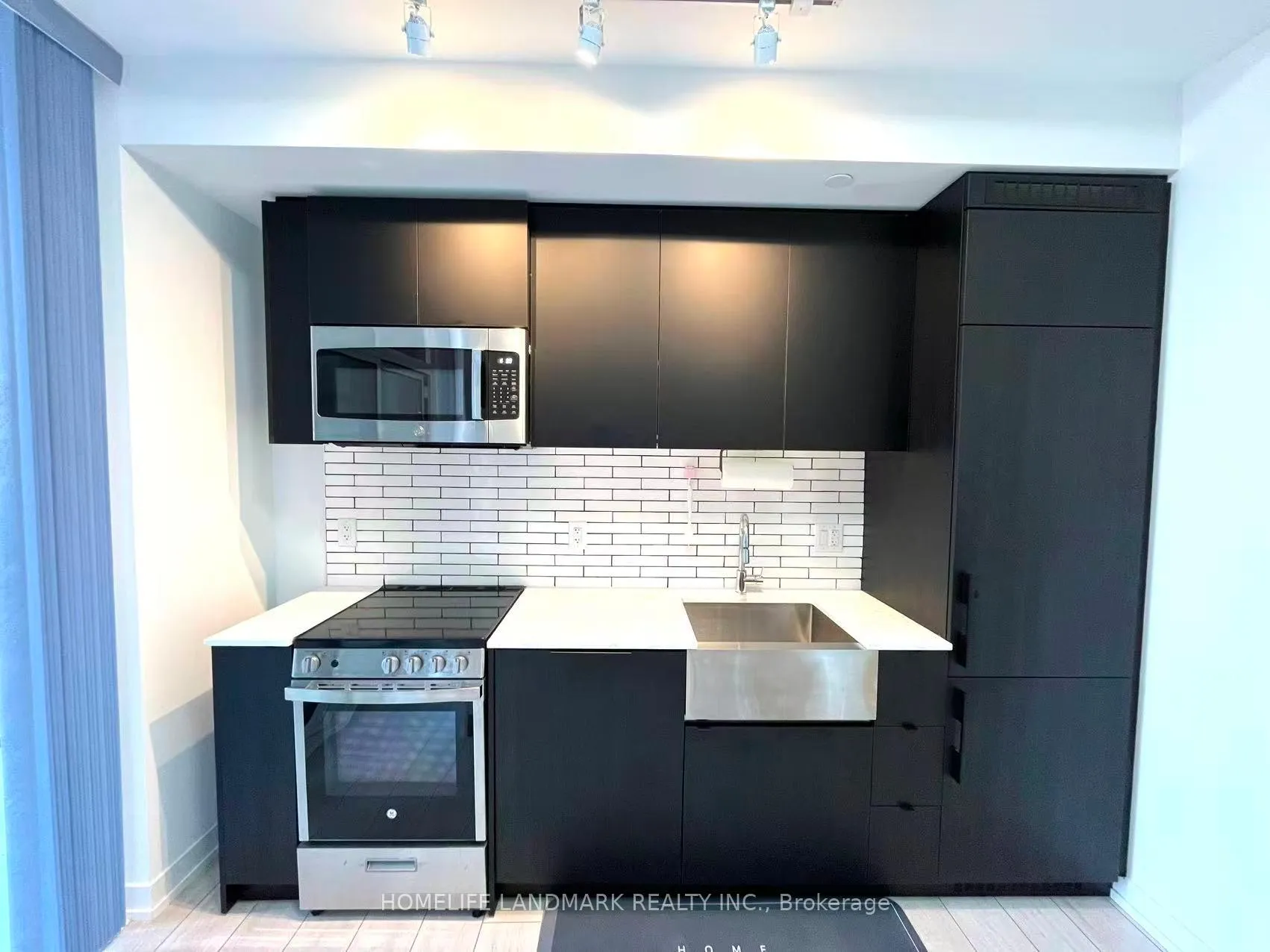 Photo 2 of Unit 512, 270 Dufferin Street, Toronto, South Parkdale — HOMEH