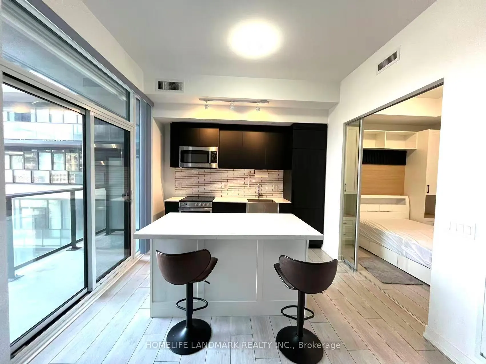 Photo 3 of Unit 512, 270 Dufferin Street, Toronto, South Parkdale — HOMEH