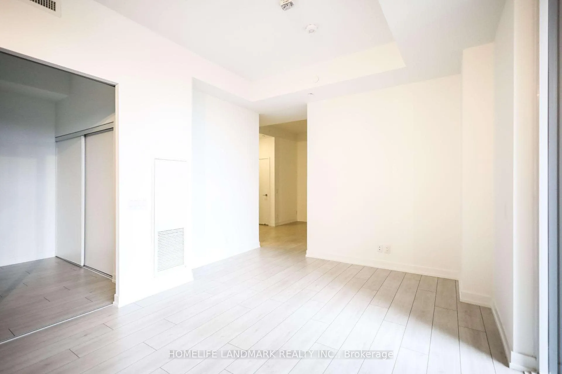 Photo 4 of Unit 512, 270 Dufferin Street, Toronto, South Parkdale — HOMEH