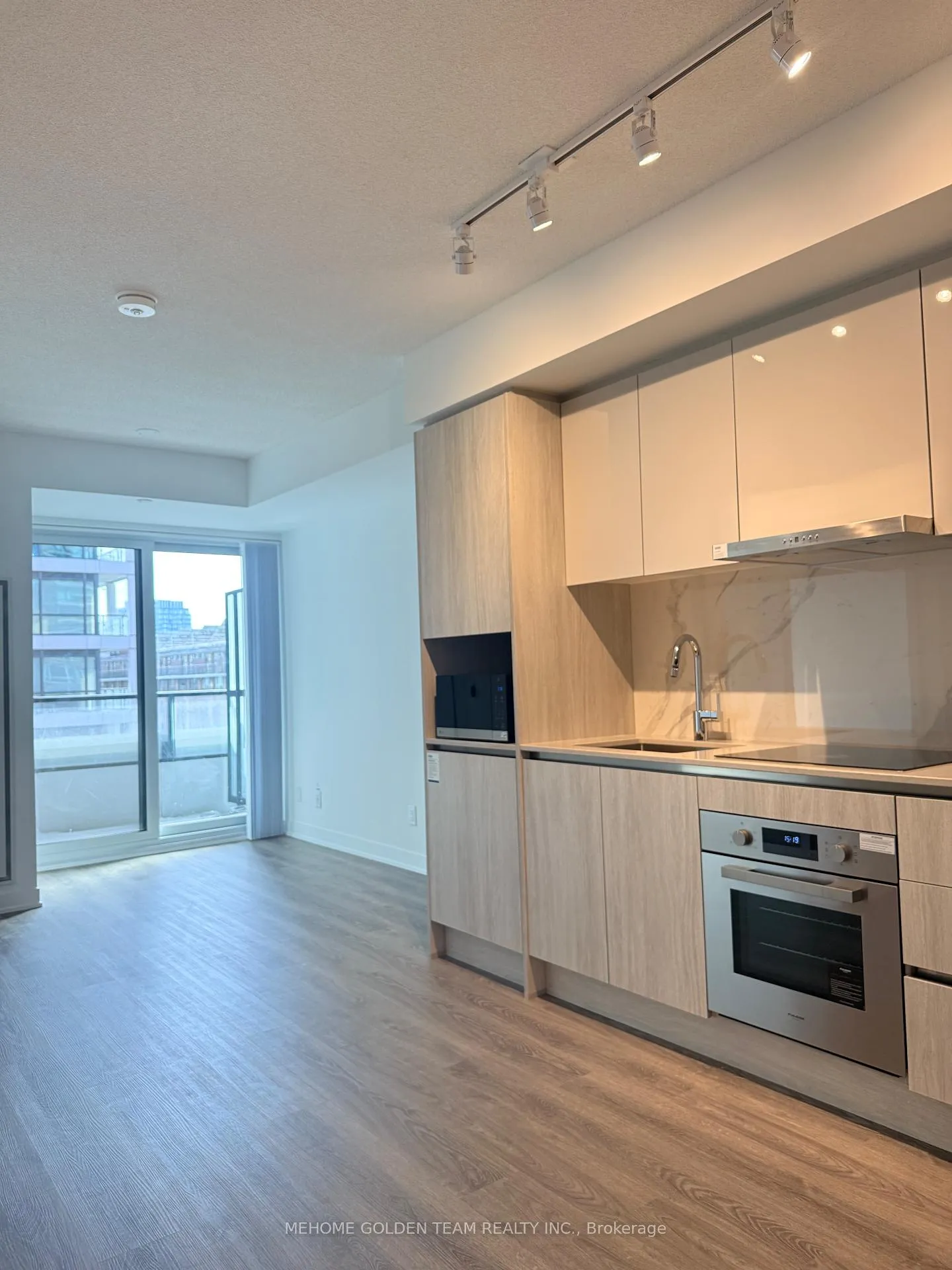 Photo 5 of Unit 612, 180 Front Street E, Toronto, Moss Park — HOMEH