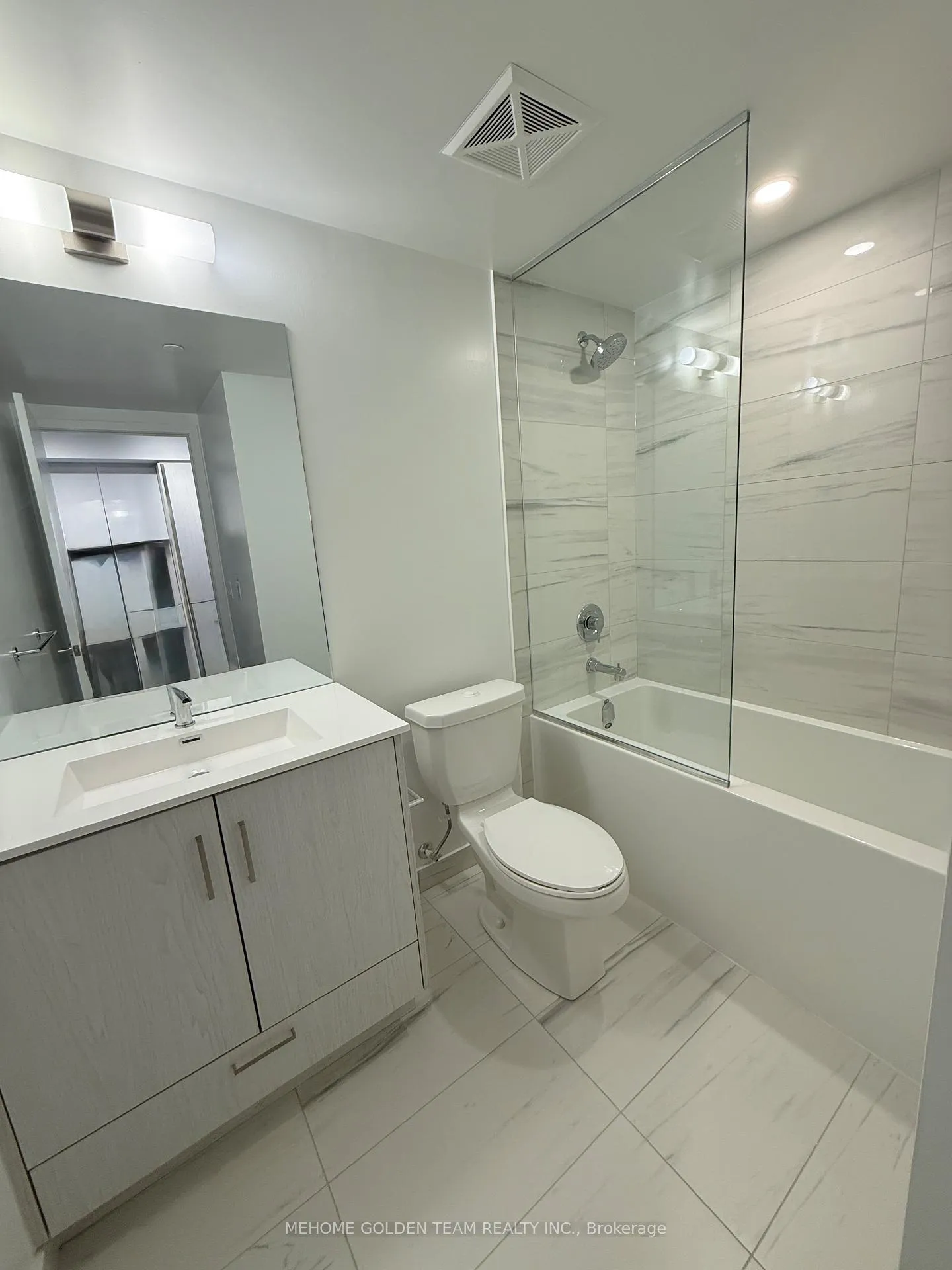 Photo 3 of Unit 619, 180 Front Street E, Toronto, Moss Park — HOMEH