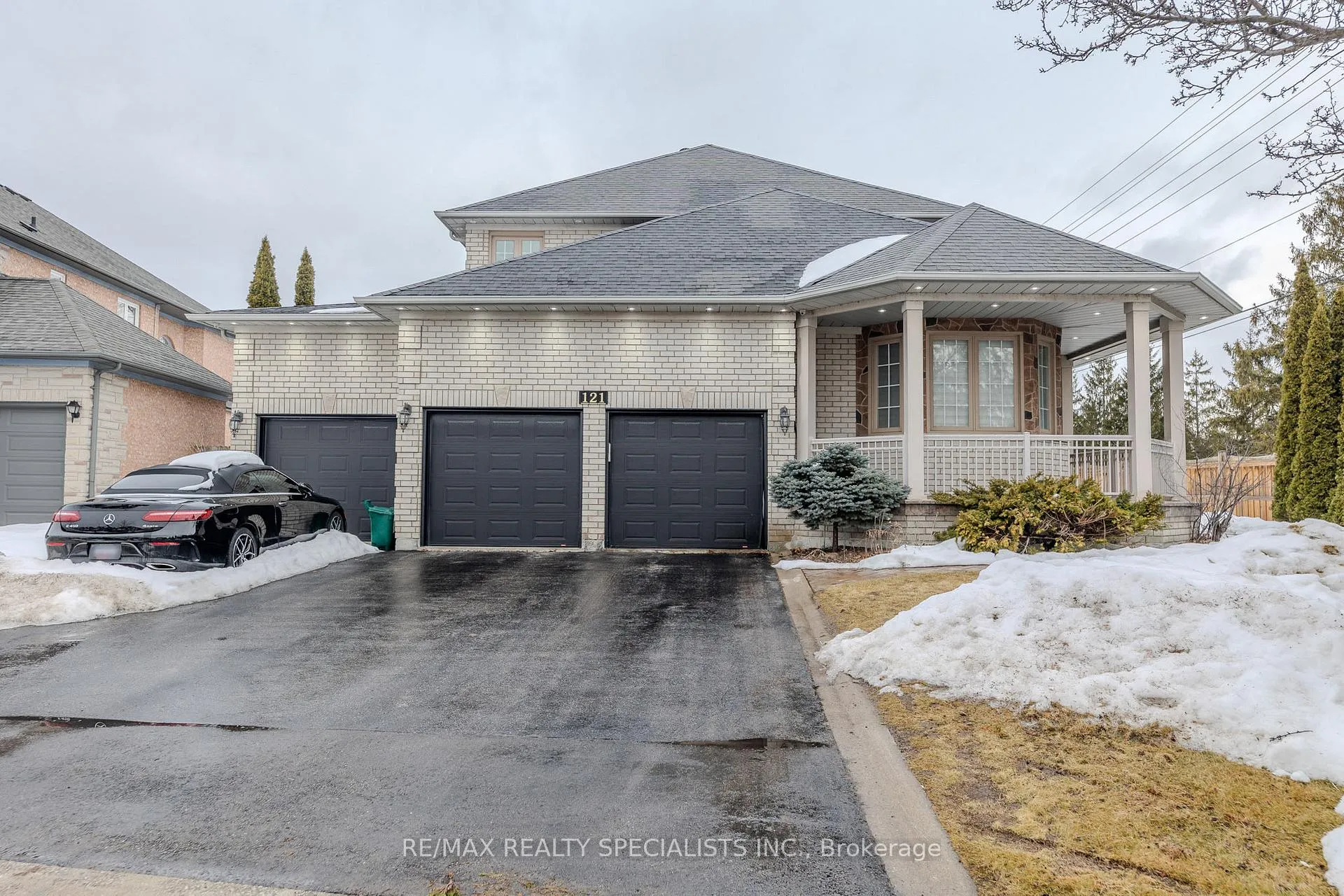 Photo 2 of 121 Boxwood Crescent, Markham, Rouge Fairways — HOMEH