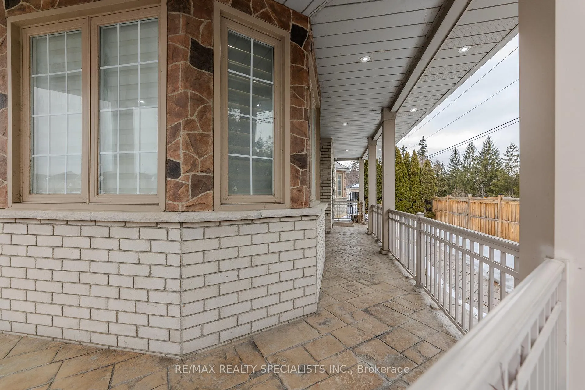 Photo 3 of 121 Boxwood Crescent, Markham, Rouge Fairways — HOMEH