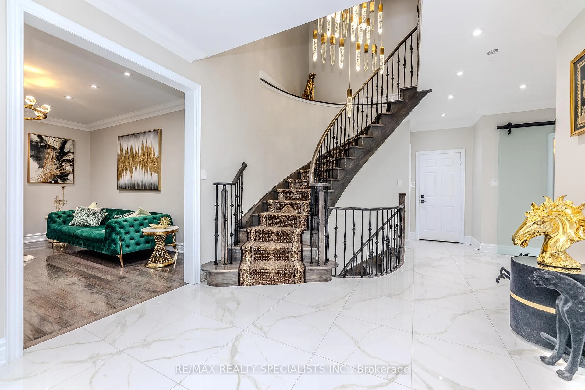 Photo 6 of 121 Boxwood Crescent, Markham, Rouge Fairways — HOMEH