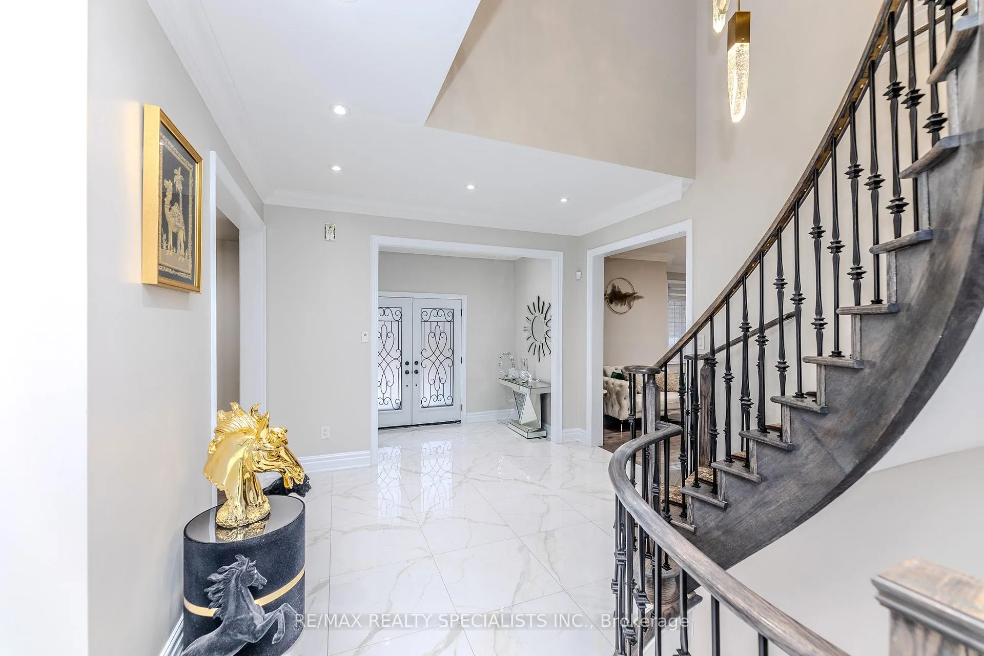 Photo 7 of 121 Boxwood Crescent, Markham, Rouge Fairways — HOMEH