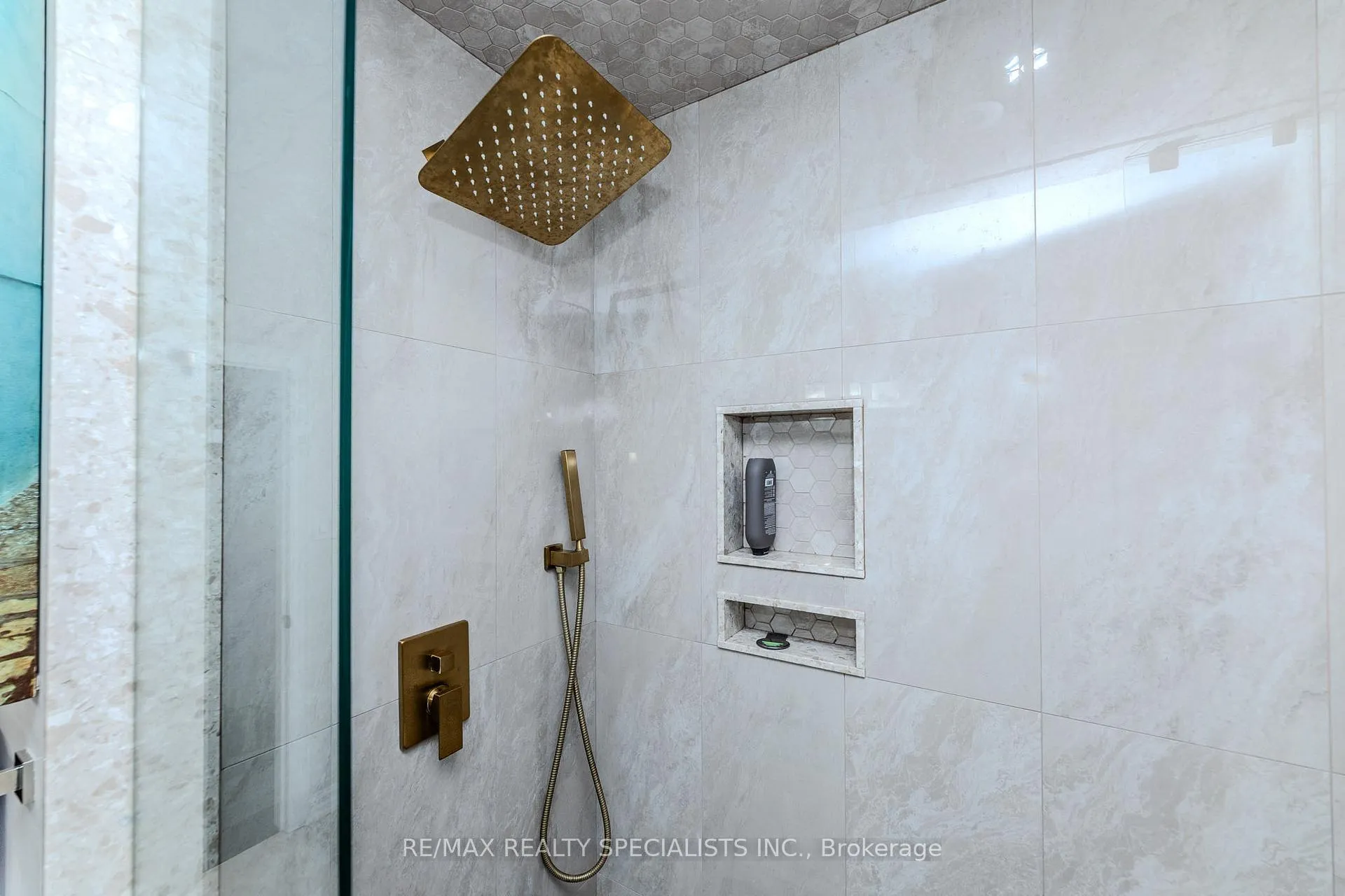 Photo 28 of 121 Boxwood Crescent, Markham, Rouge Fairways — HOMEH