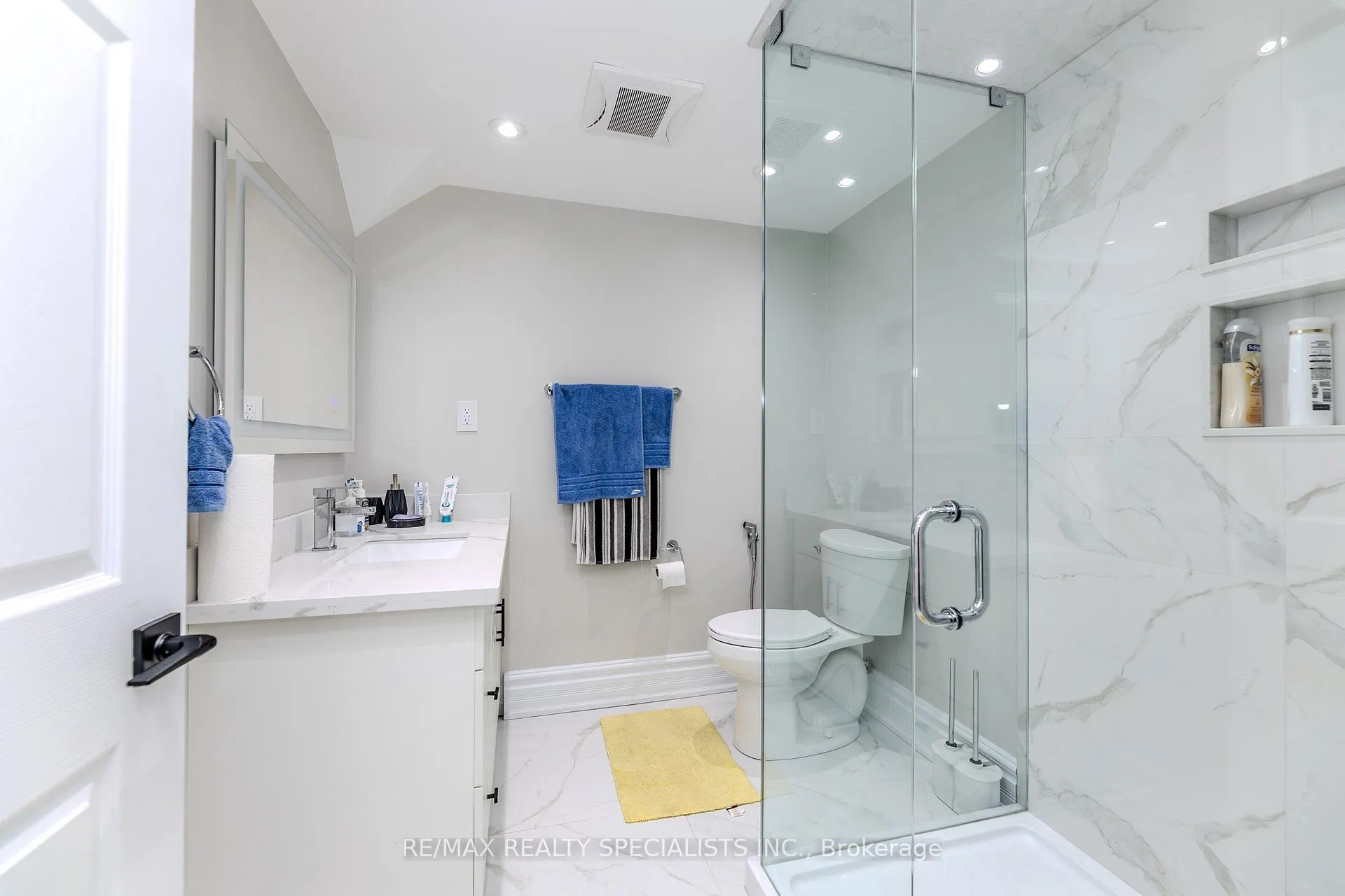 Photo 48 of 121 Boxwood Crescent, Markham, Rouge Fairways — HOMEH