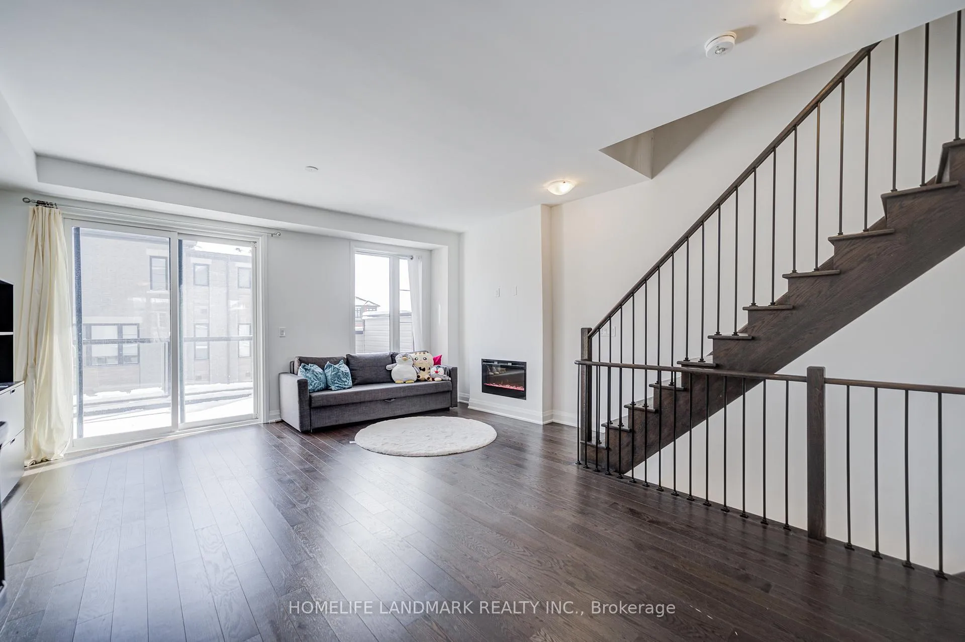 Photo 5 of 14 Carole Bell Way, Markham, Wismer — HOMEH