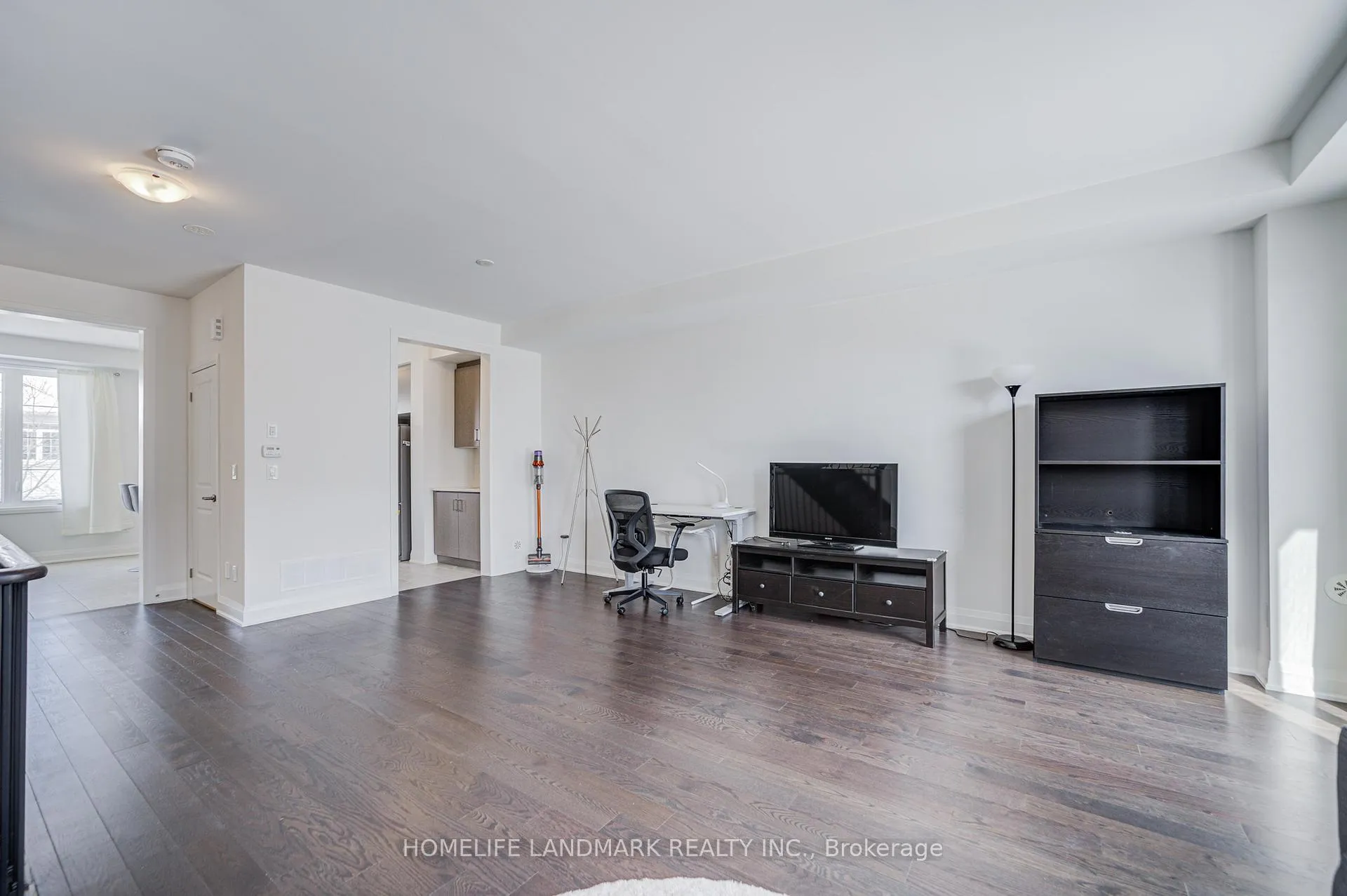 Photo 8 of 14 Carole Bell Way, Markham, Wismer — HOMEH