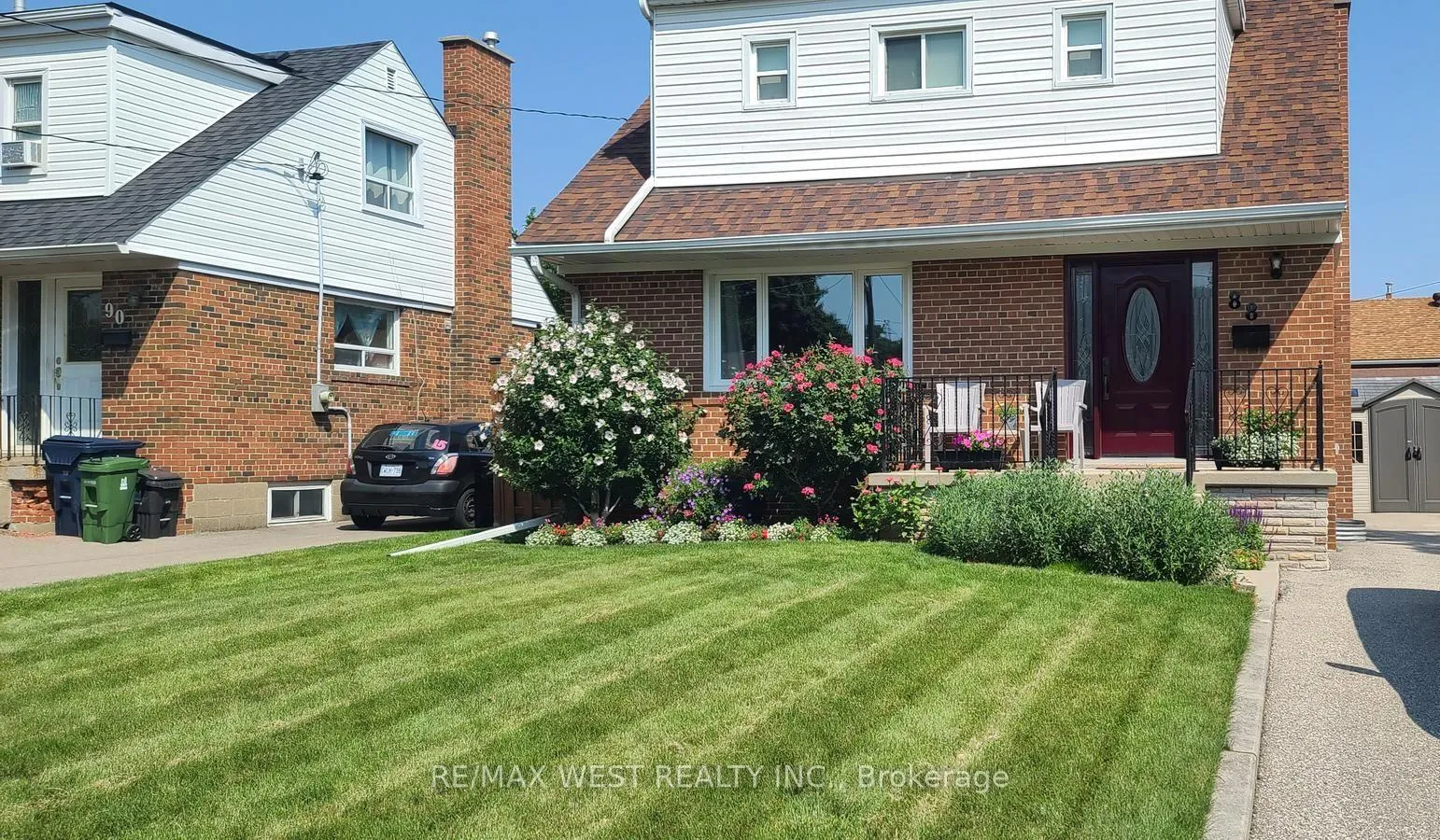 Photo 1 of 88 Redwater Drive, Etobicoke, Rexdale-Kipling — HOMEH