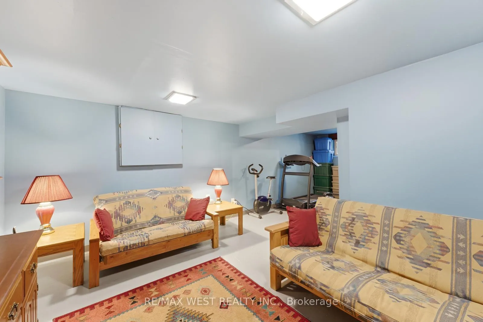 Photo 18 of 88 Redwater Drive, Etobicoke, Rexdale-Kipling — HOMEH