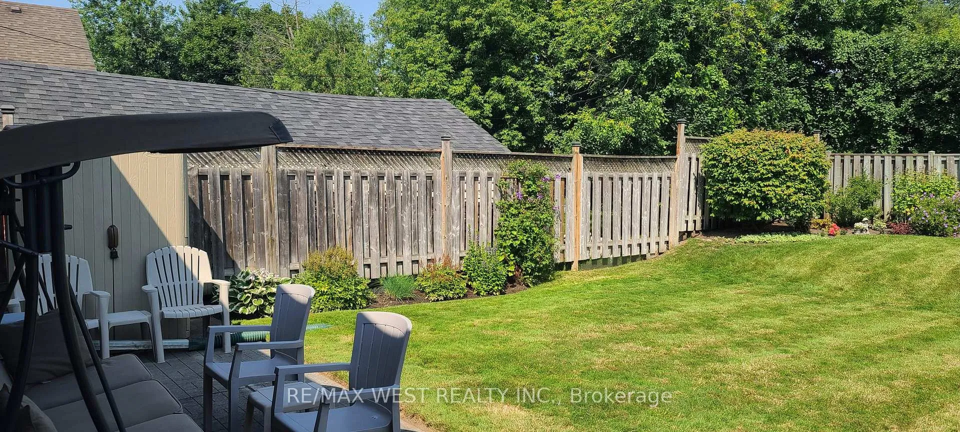 Photo 23 of 88 Redwater Drive, Etobicoke, Rexdale-Kipling — HOMEH