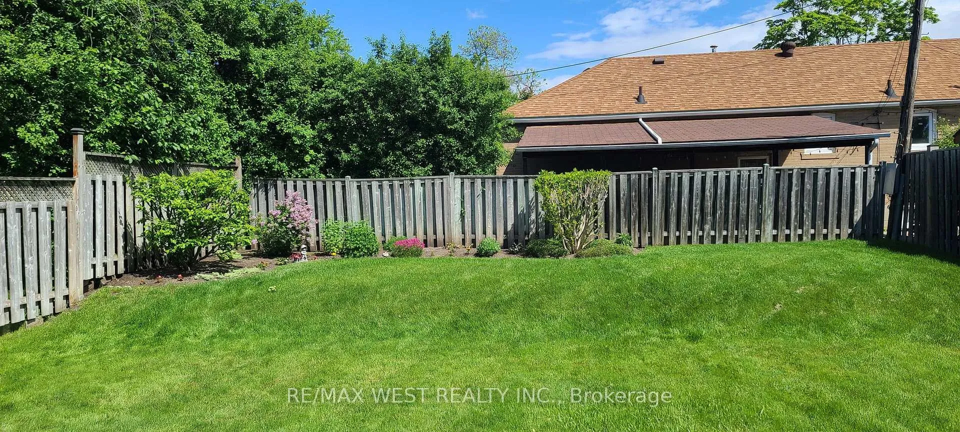 Photo 26 of 88 Redwater Drive, Etobicoke, Rexdale-Kipling — HOMEH