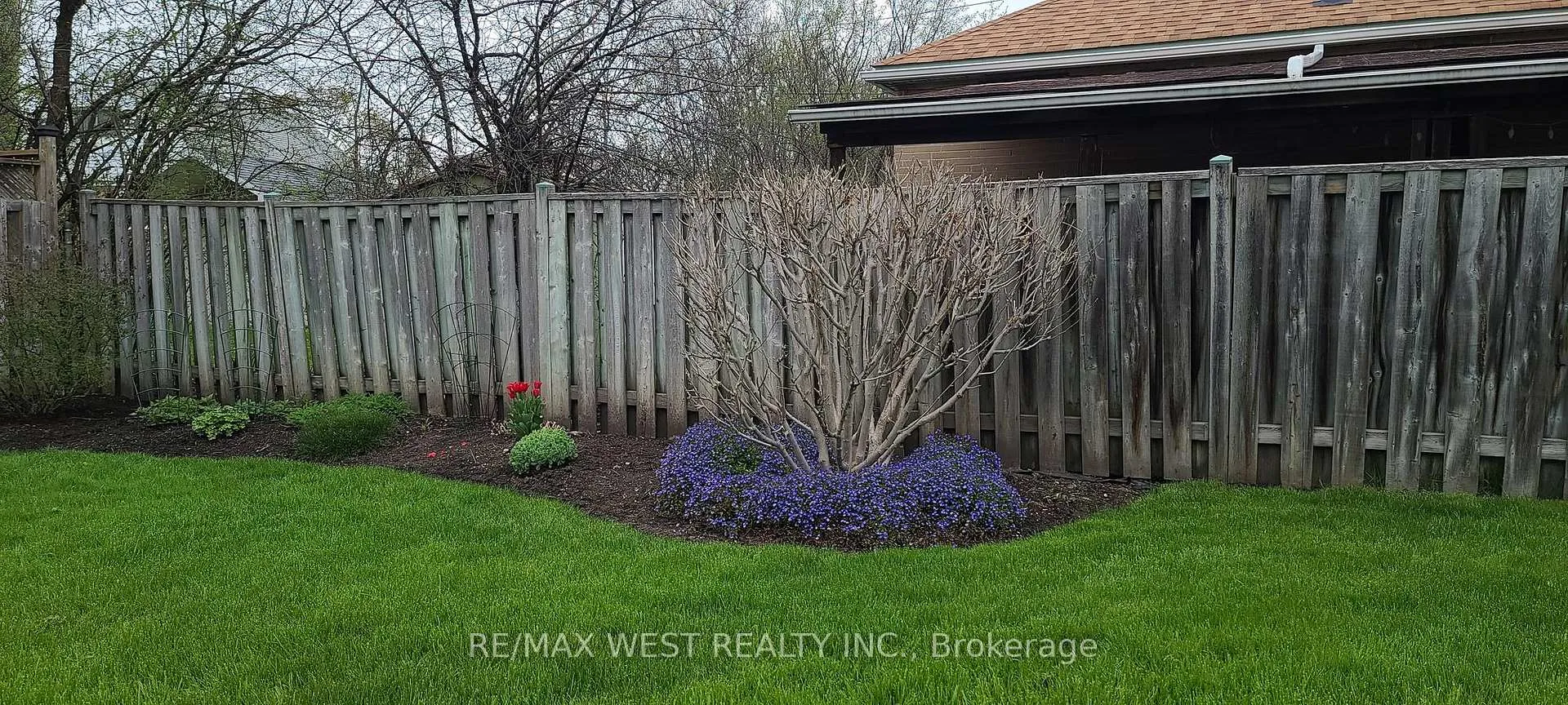 Photo 27 of 88 Redwater Drive, Etobicoke, Rexdale-Kipling — HOMEH