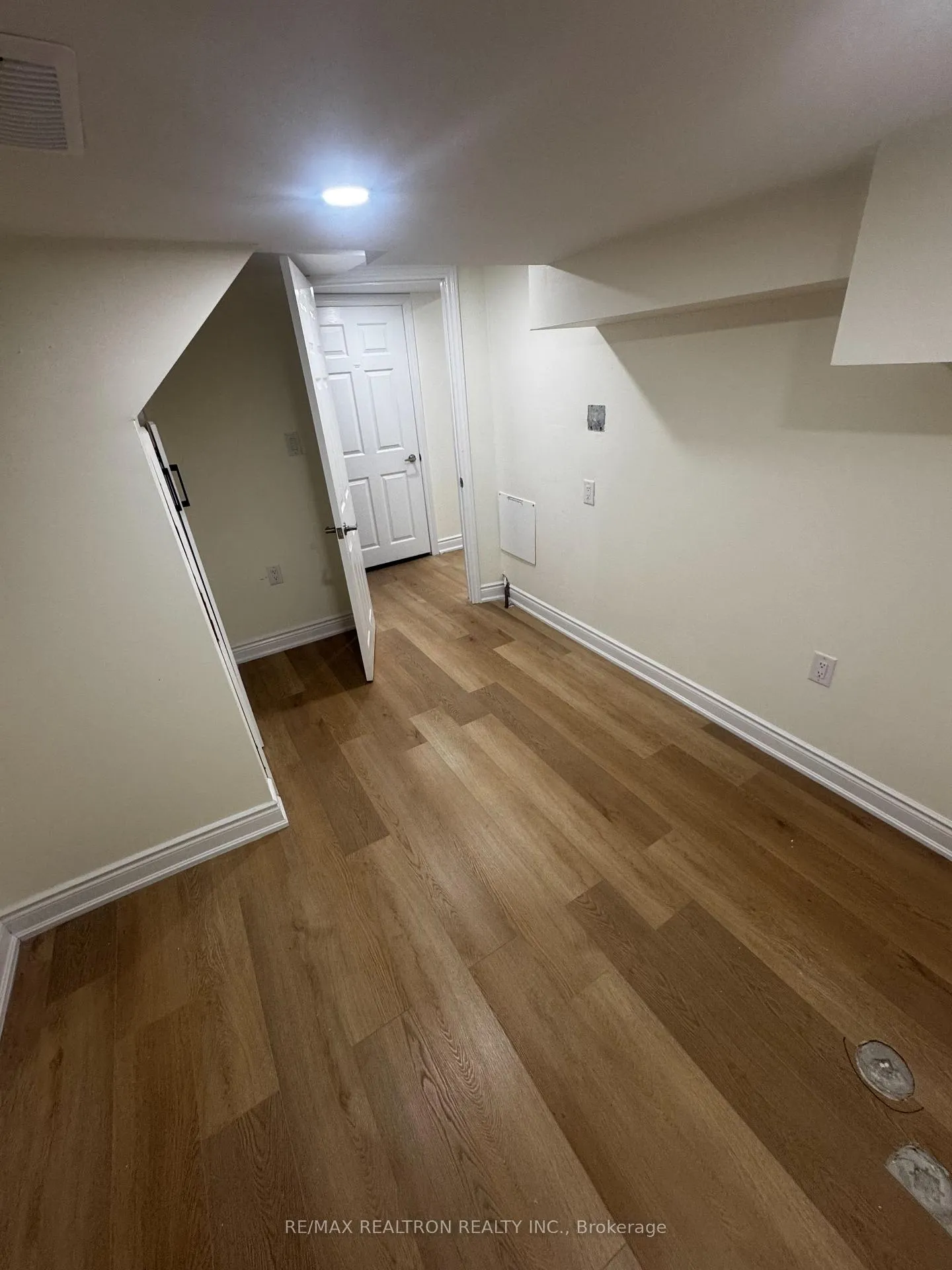 Photo 1 of Unit Basement, 10 Sewells Lane, Brampton, Fletcher's Meadow — HOMEH