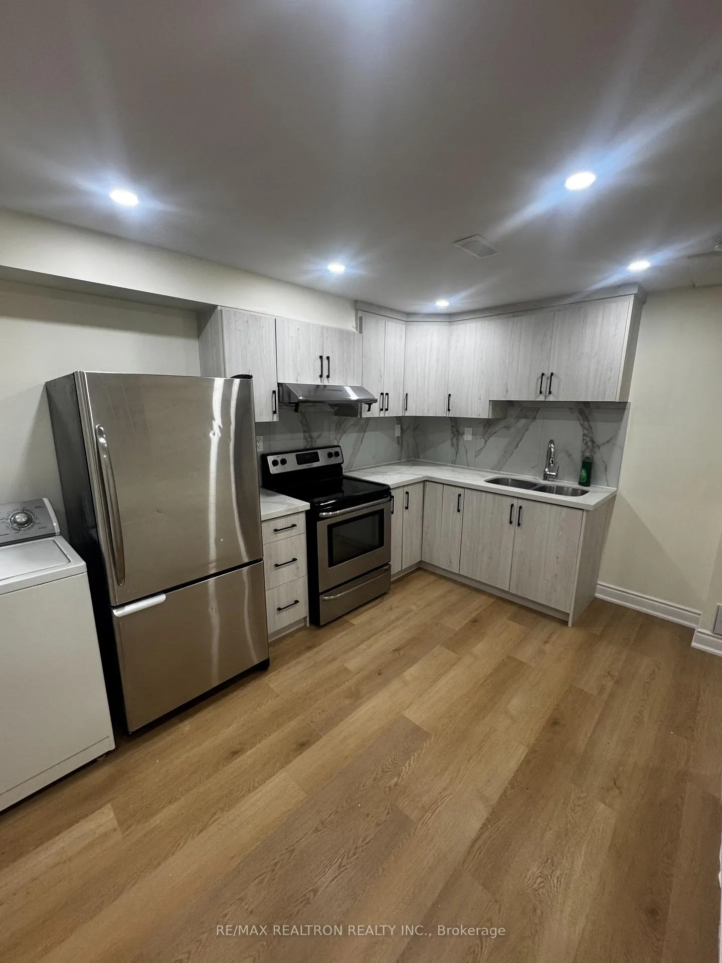 Photo 5 of Unit Basement, 10 Sewells Lane, Brampton, Fletcher's Meadow — HOMEH