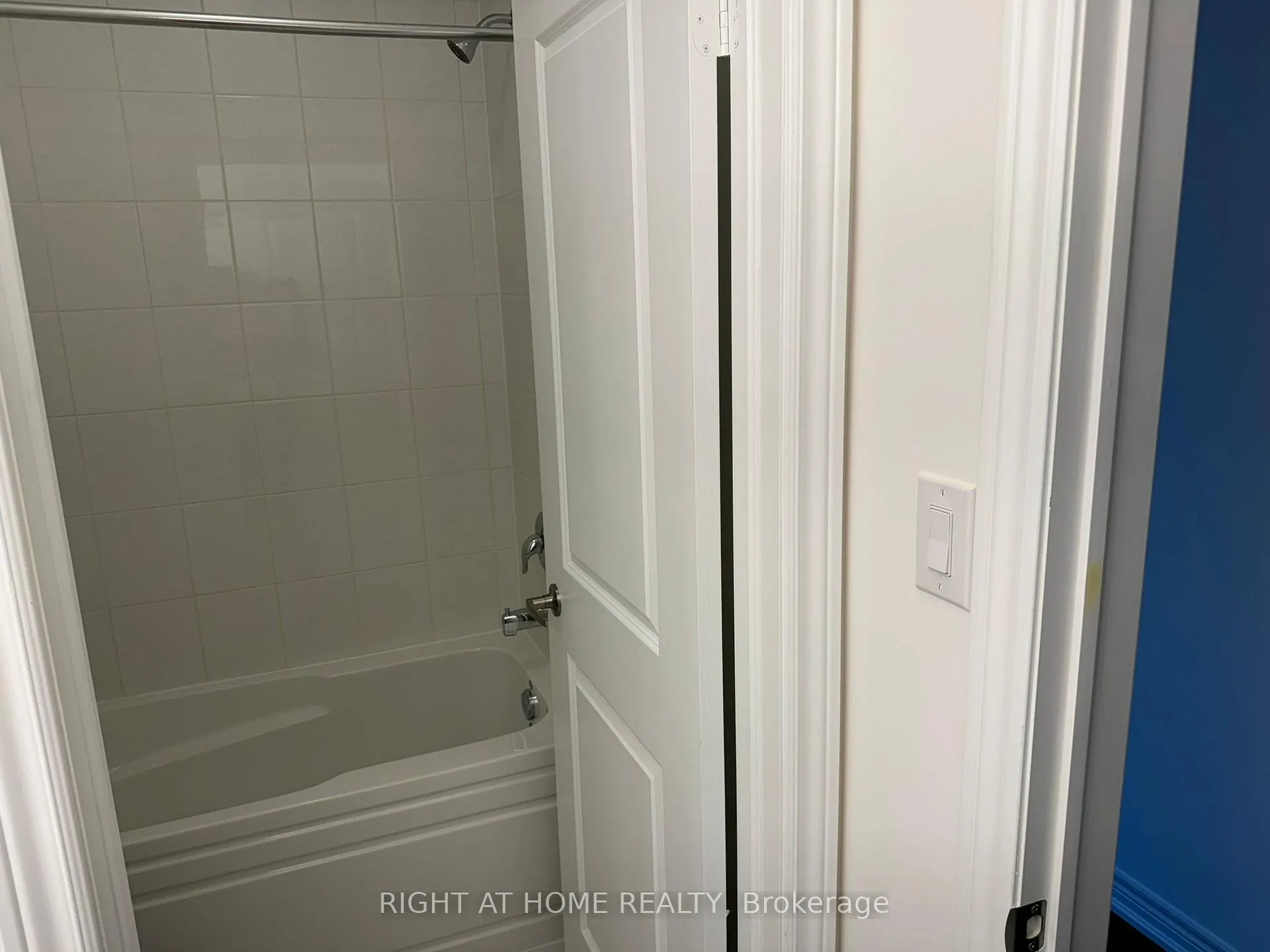 Photo 16 of 60 Singhampton Road, Vaughan, Kleinburg — HOMEH