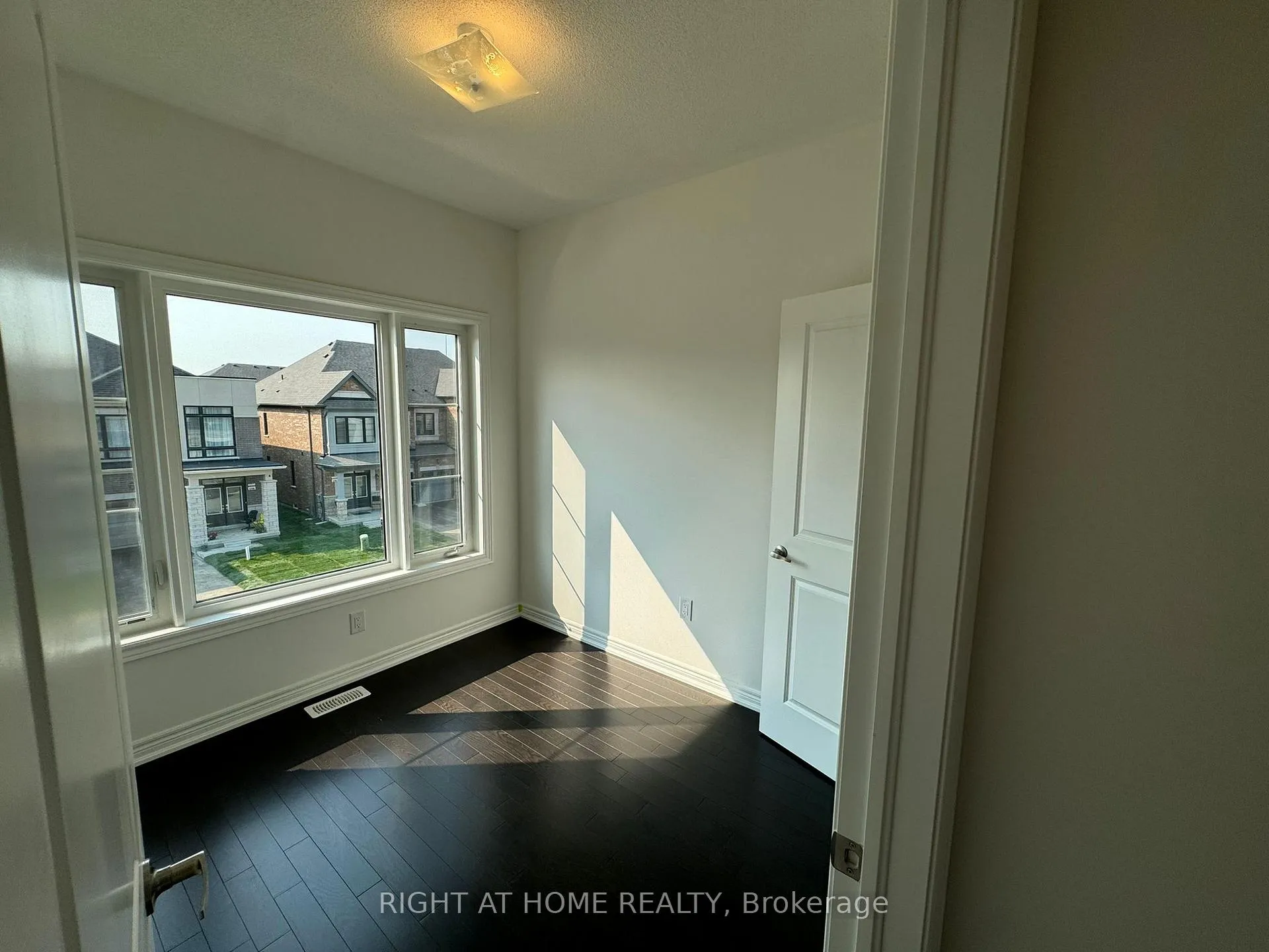 Photo 18 of 60 Singhampton Road, Vaughan, Kleinburg — HOMEH