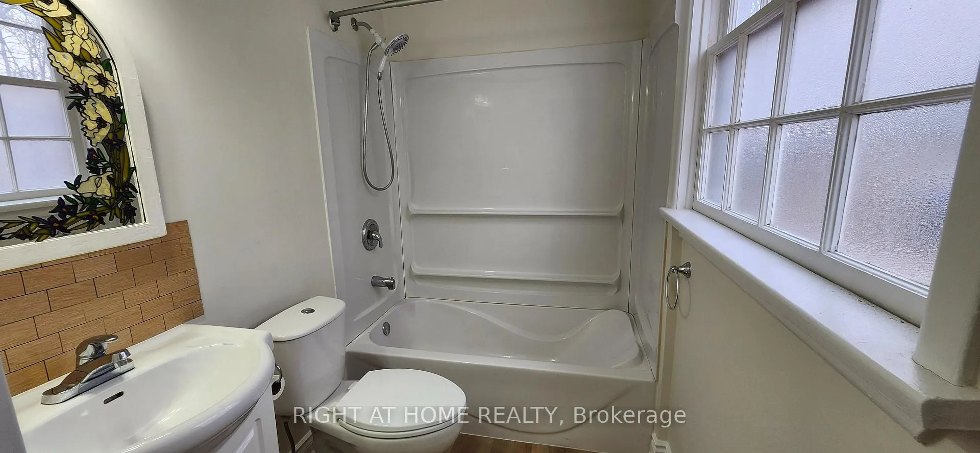 Photo 7 of Unit Apt. #1, 93 Curtis Street, Essa, Angus — HOMEH