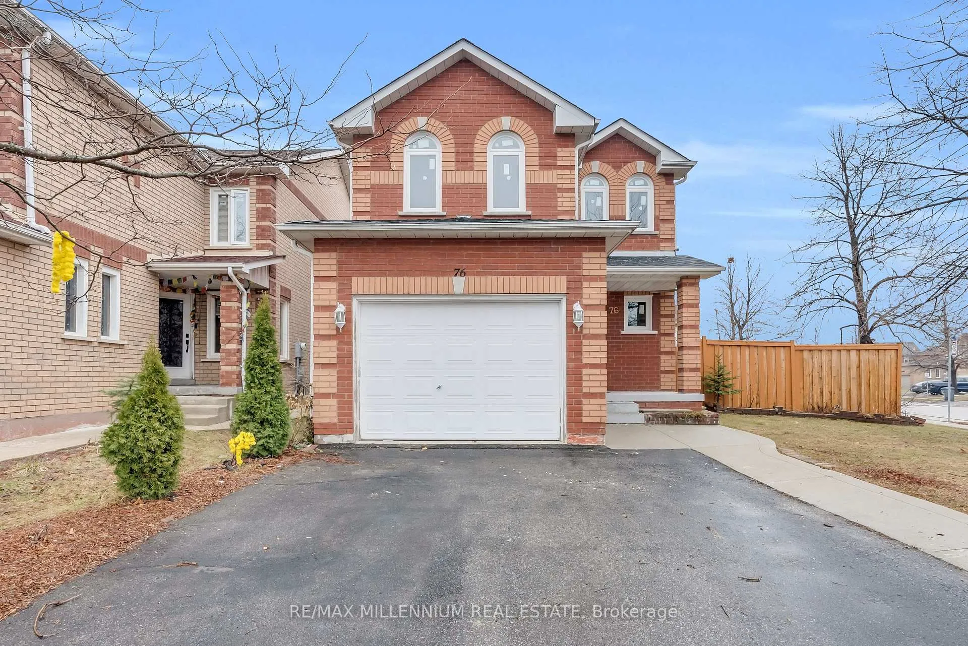 Photo 3 of 76 Sunley Crescent, Brampton, Fletcher's West — HOMEH