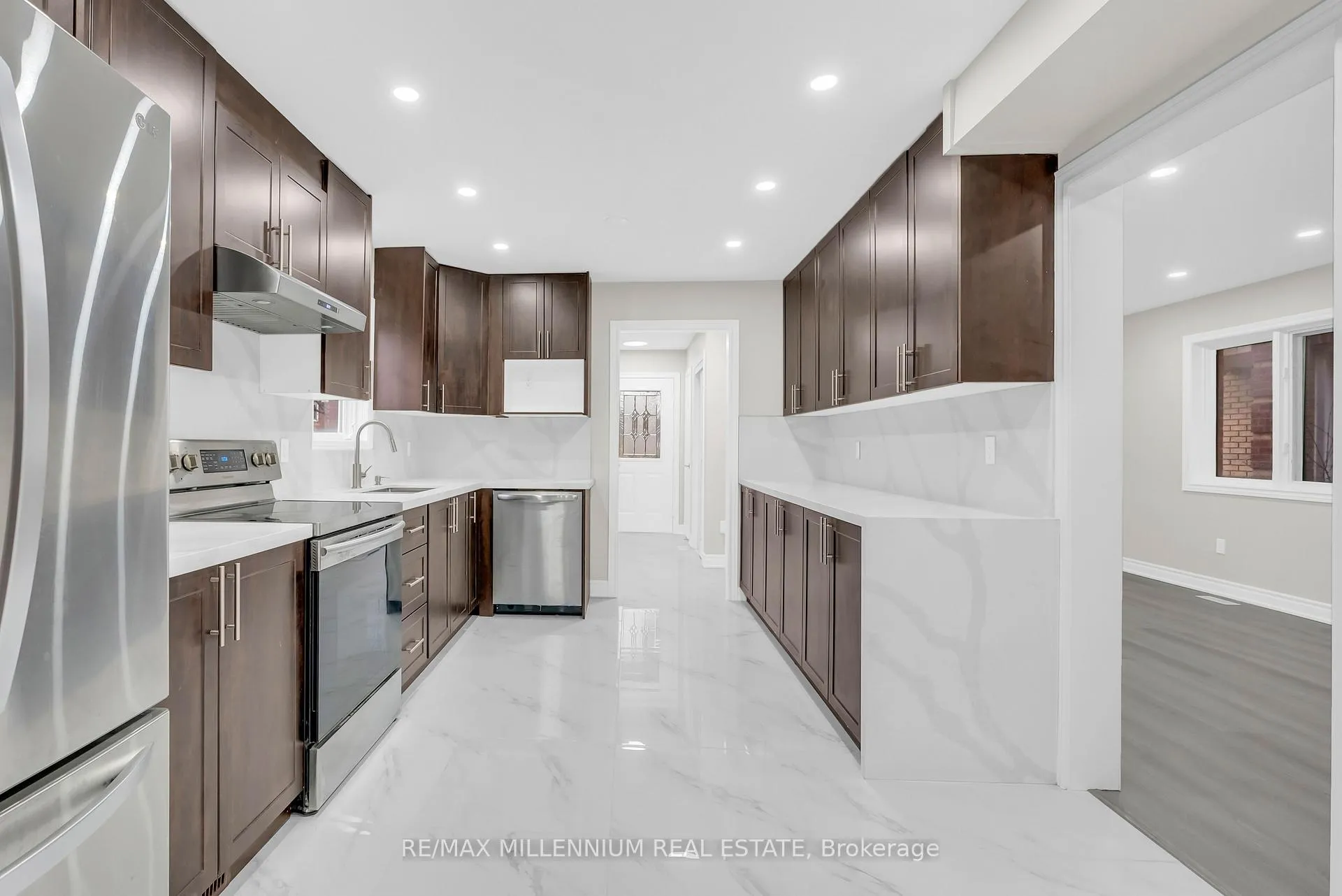 Photo 9 of 76 Sunley Crescent, Brampton, Fletcher's West — HOMEH