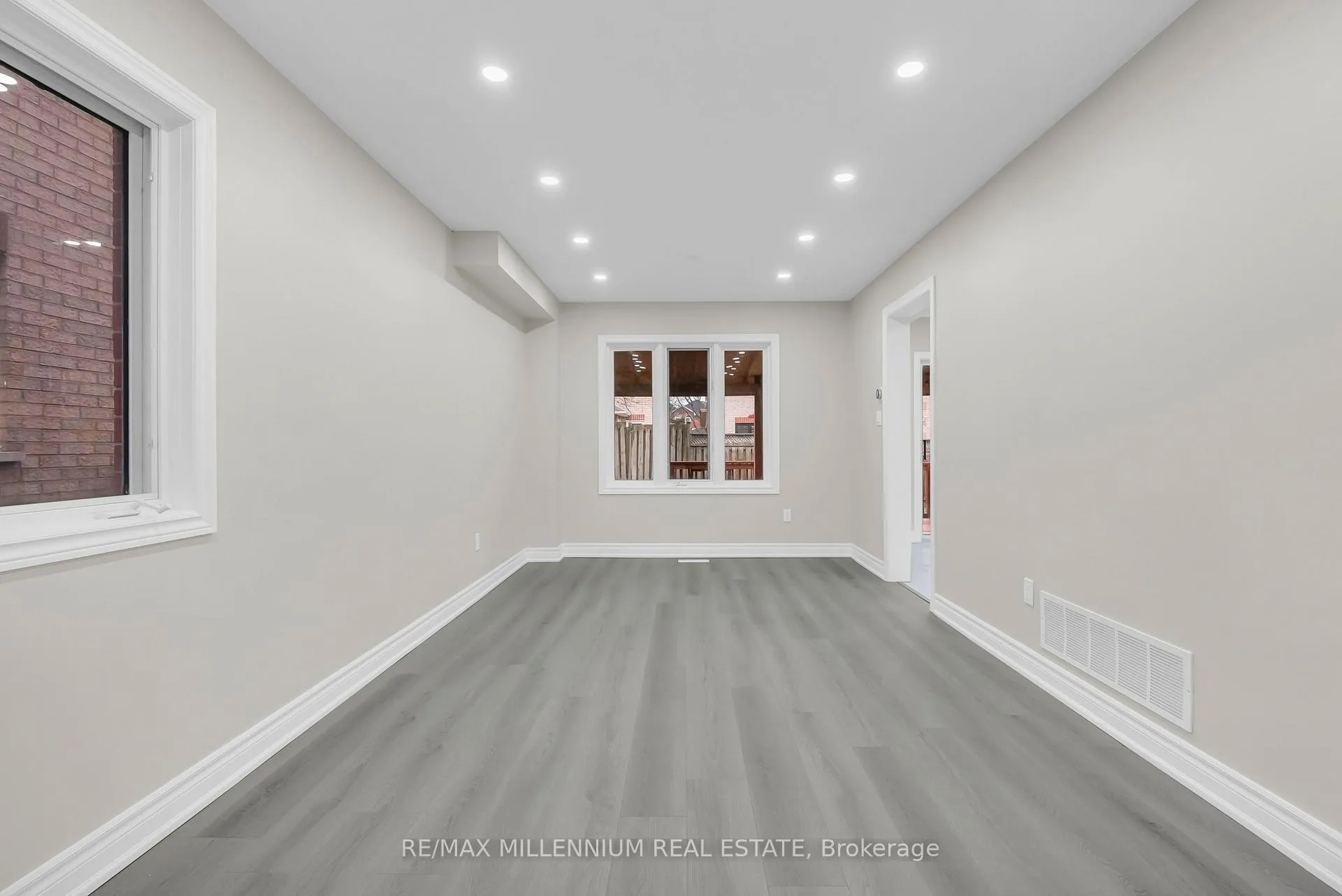 Photo 13 of 76 Sunley Crescent, Brampton, Fletcher's West — HOMEH