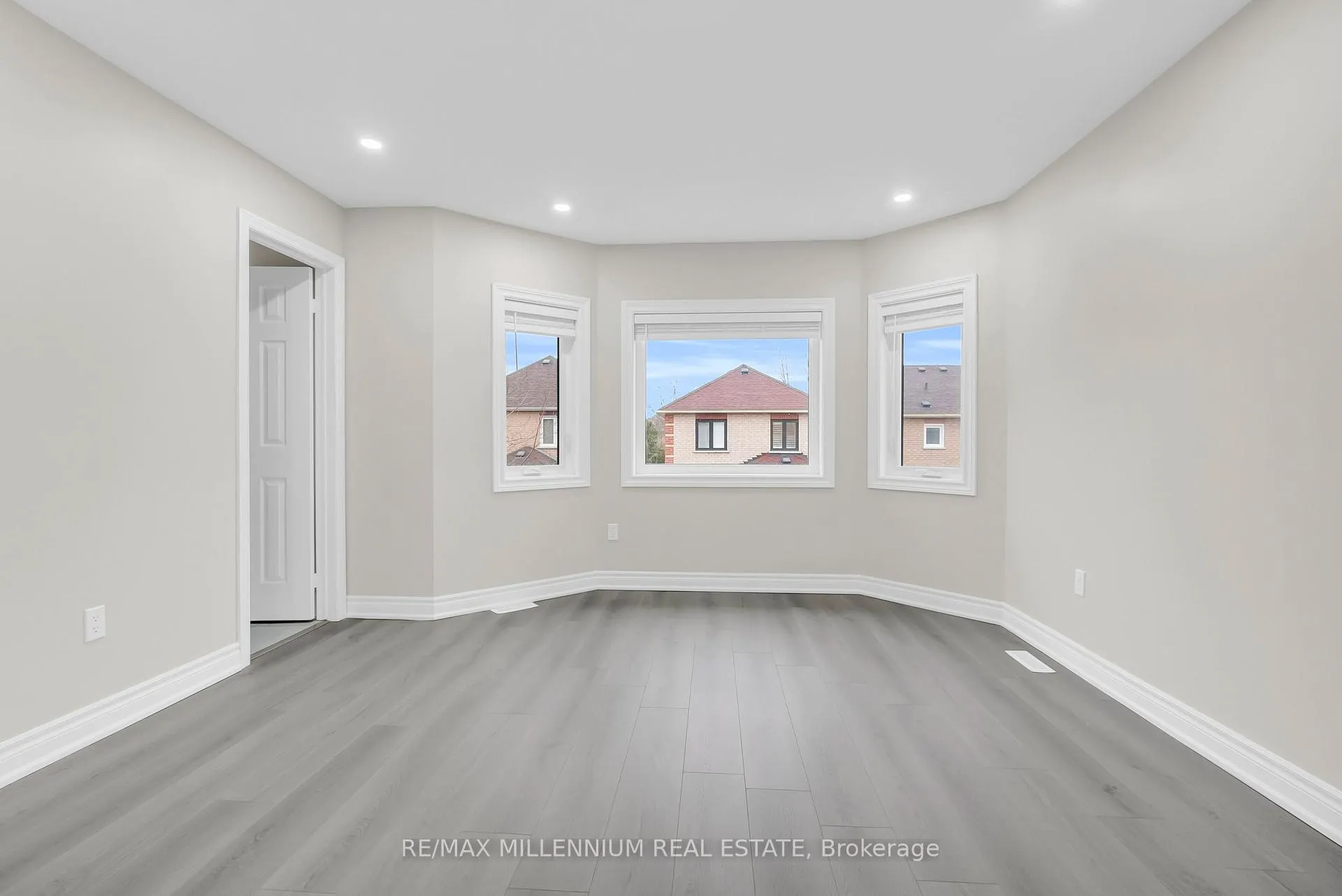 Photo 17 of 76 Sunley Crescent, Brampton, Fletcher's West — HOMEH