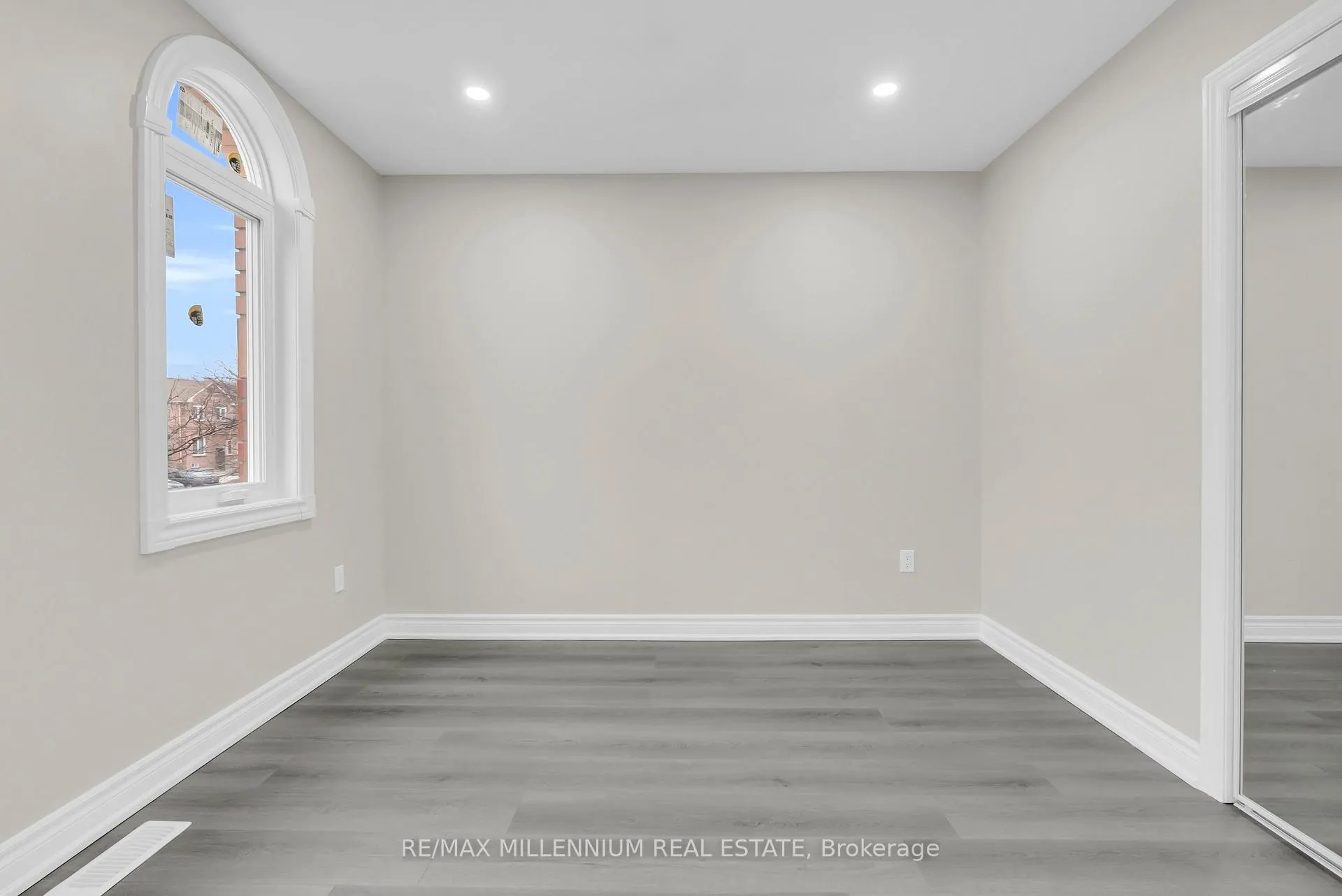 Photo 22 of 76 Sunley Crescent, Brampton, Fletcher's West — HOMEH