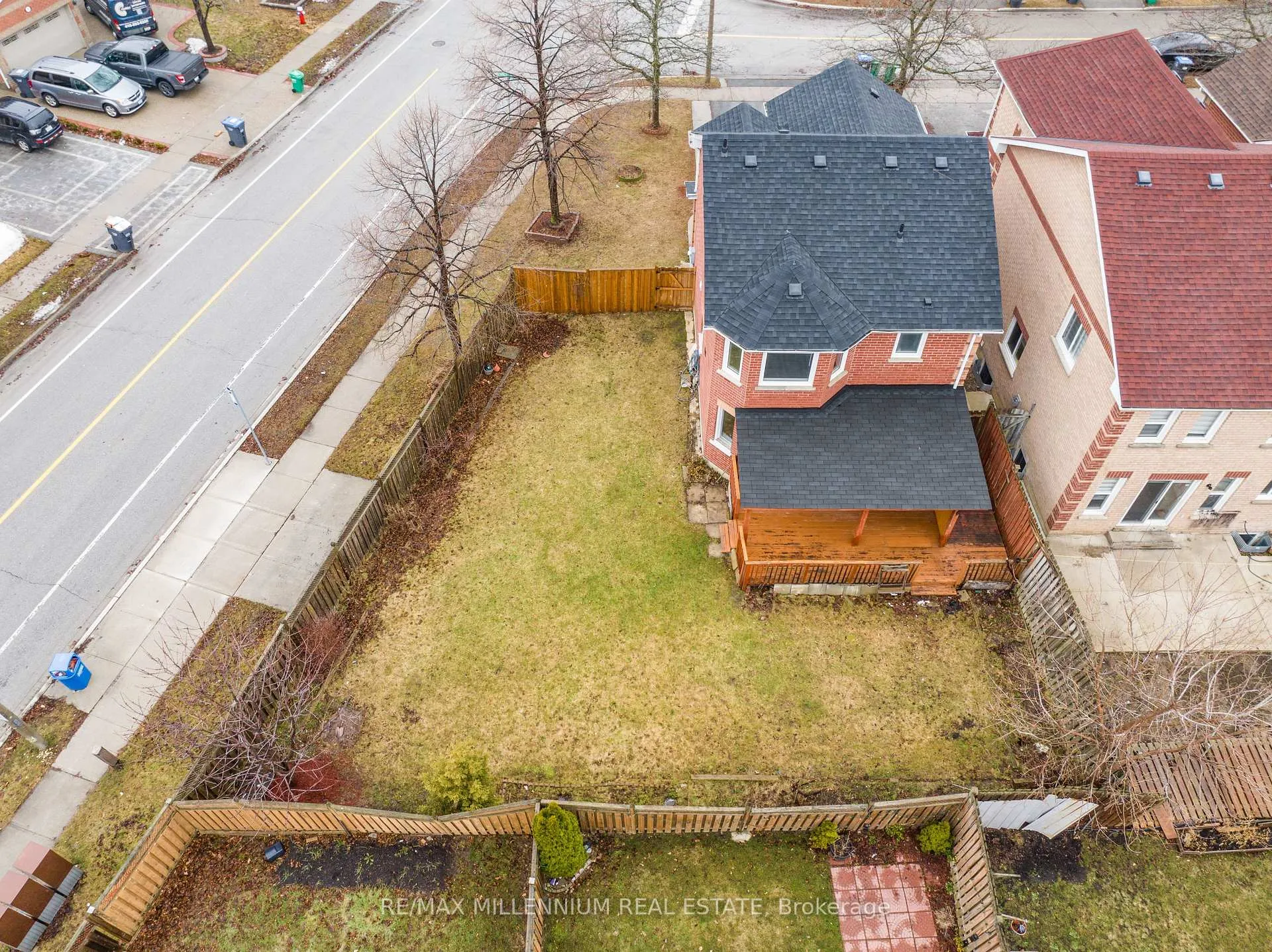 Photo 37 of 76 Sunley Crescent, Brampton, Fletcher's West — HOMEH