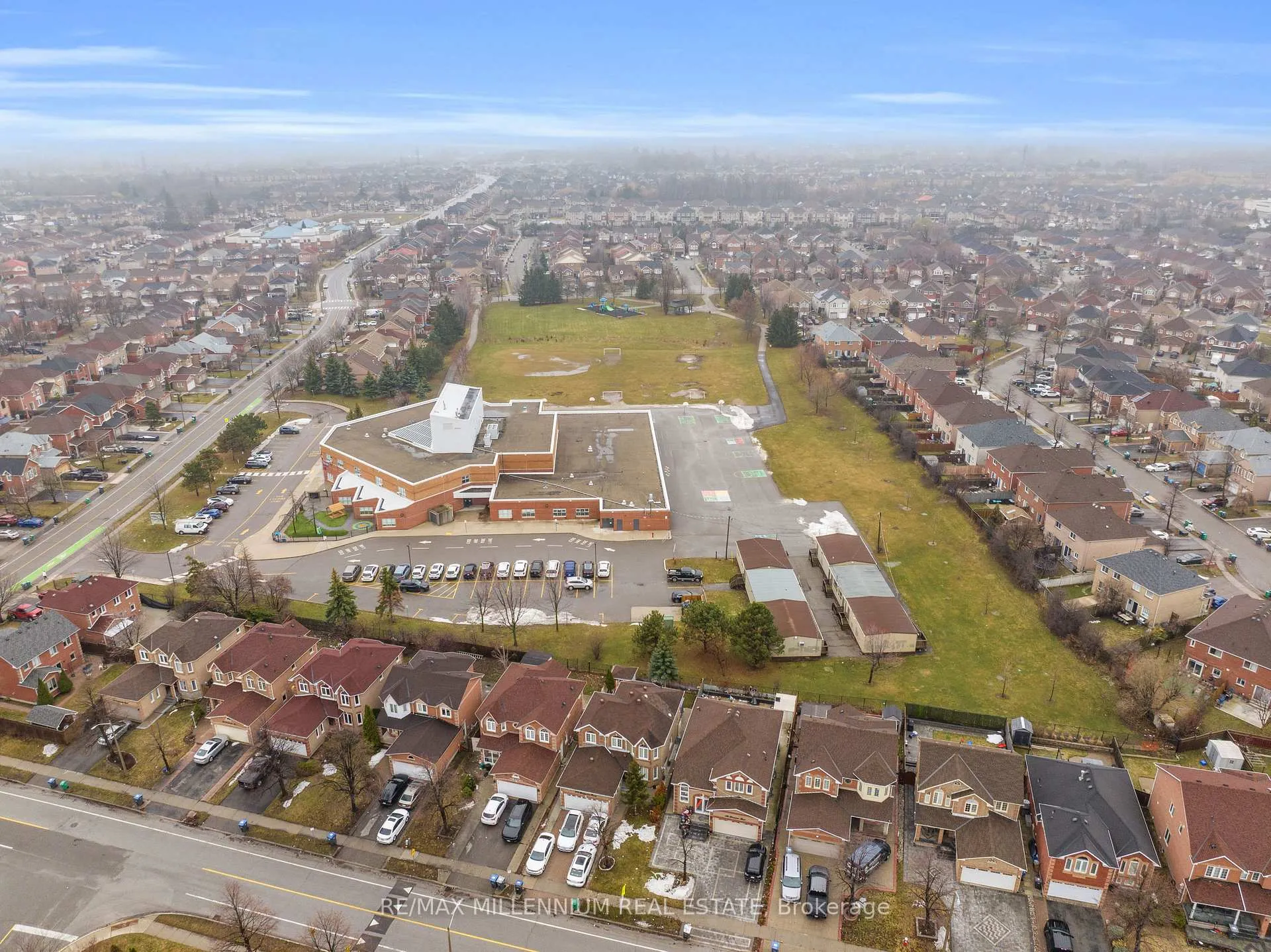 Photo 39 of 76 Sunley Crescent, Brampton, Fletcher's West — HOMEH