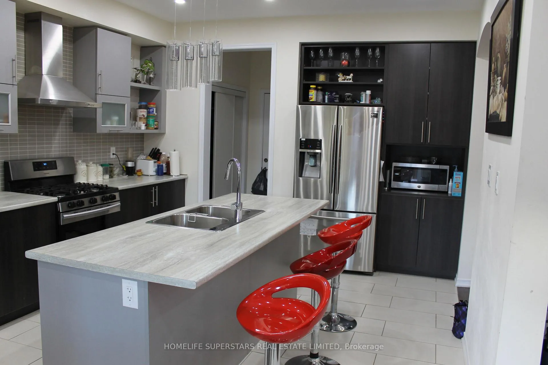 Photo 4 of 21 Iguana Trail, Brampton, Northwest Brampton — HOMEH