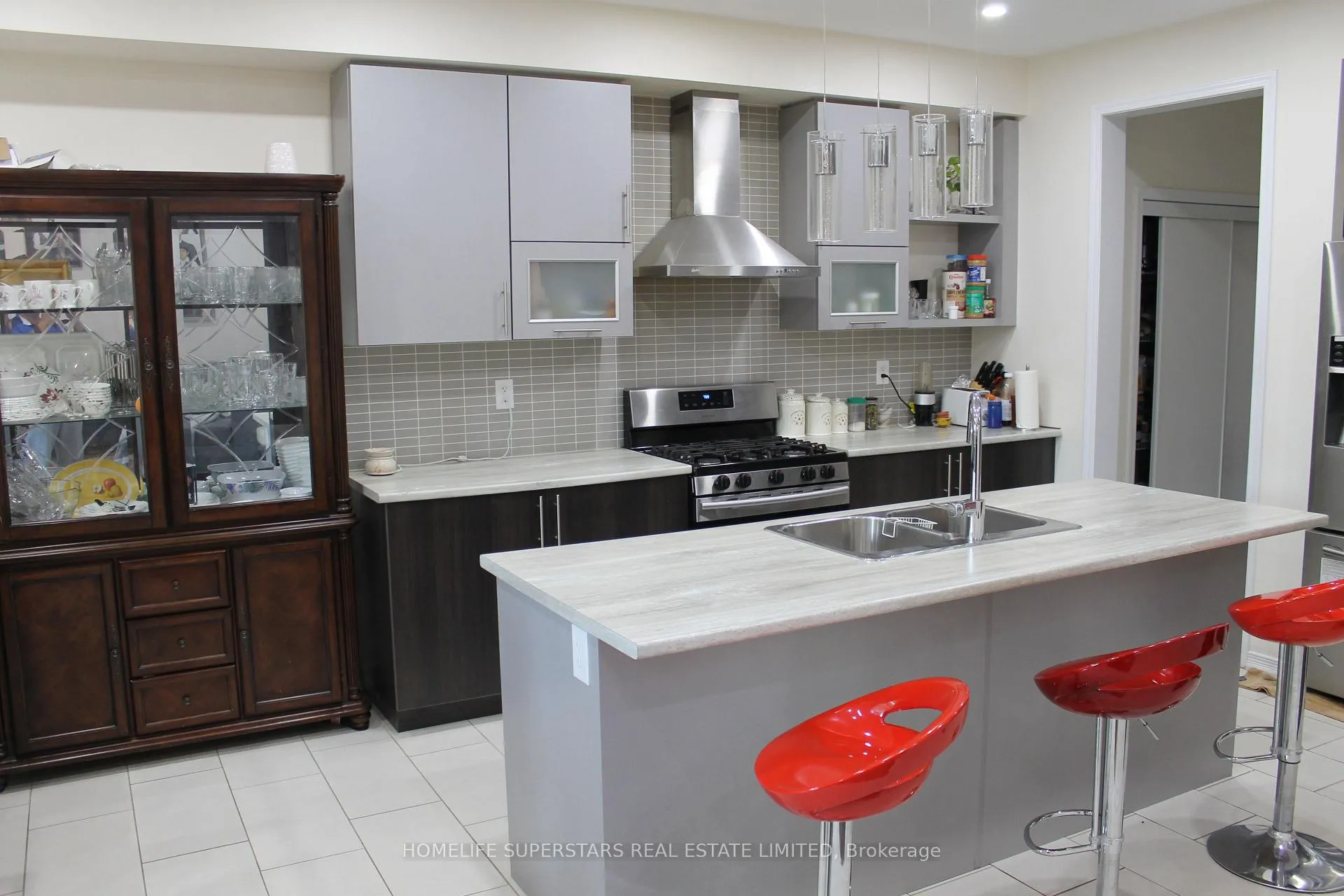 Photo 7 of 21 Iguana Trail, Brampton, Northwest Brampton — HOMEH