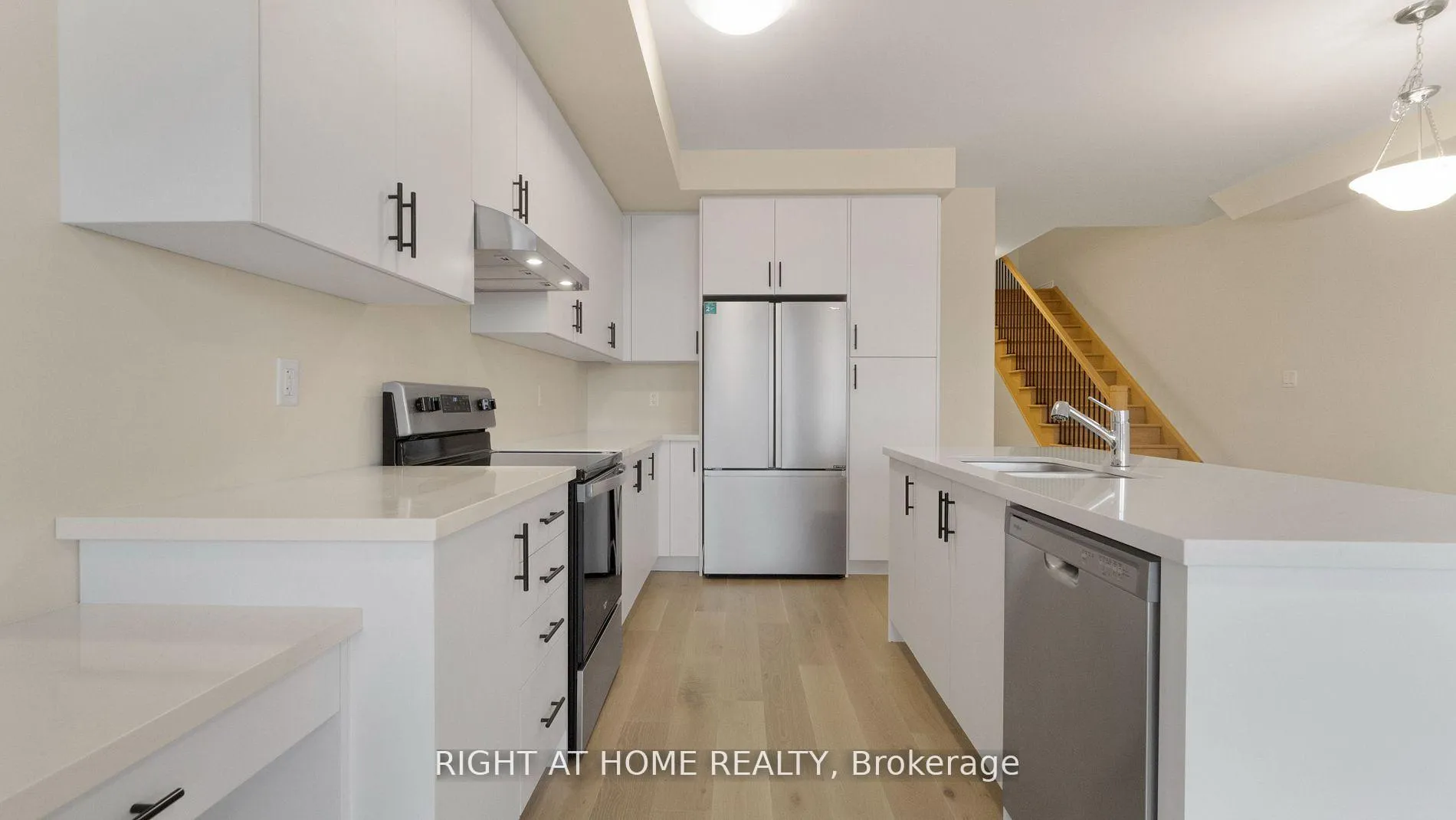 Photo 8 of 1428 Almonte Drive, Burlington, Tyandaga — HOMEH
