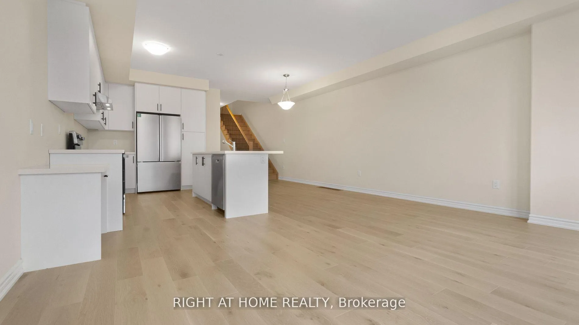 Photo 9 of 1428 Almonte Drive, Burlington, Tyandaga — HOMEH