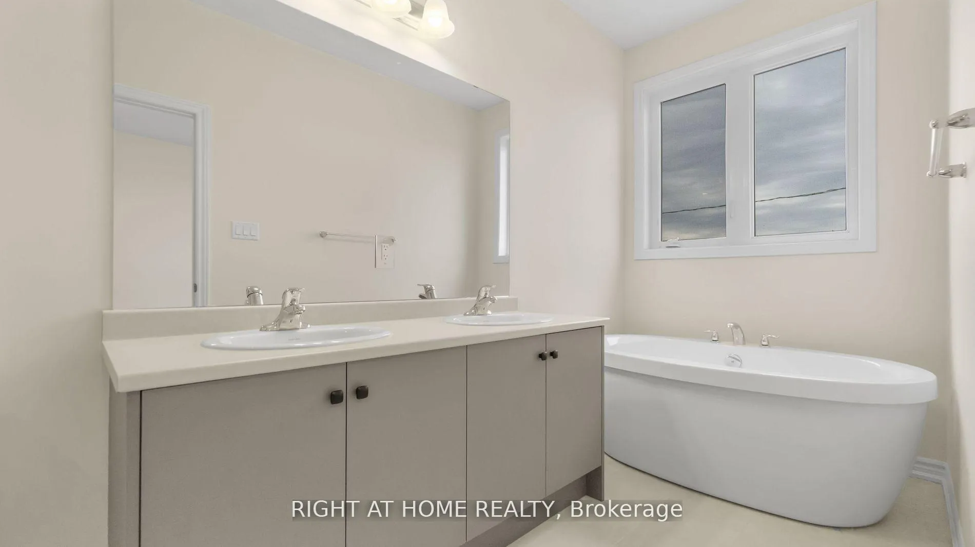 Photo 16 of 1428 Almonte Drive, Burlington, Tyandaga — HOMEH