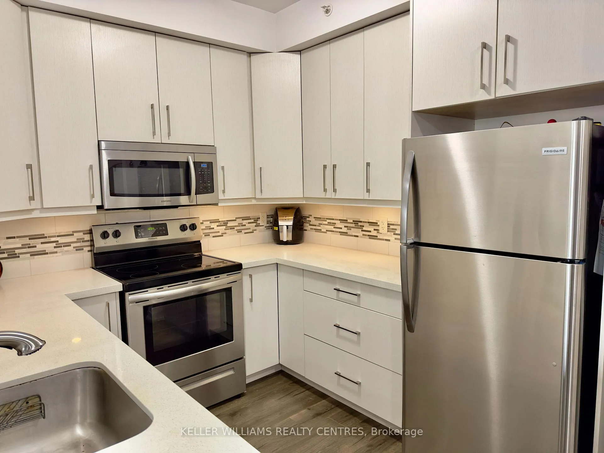 Photo 11 of Unit 307, 304 Essa Road, Barrie, Ardagh — HOMEH