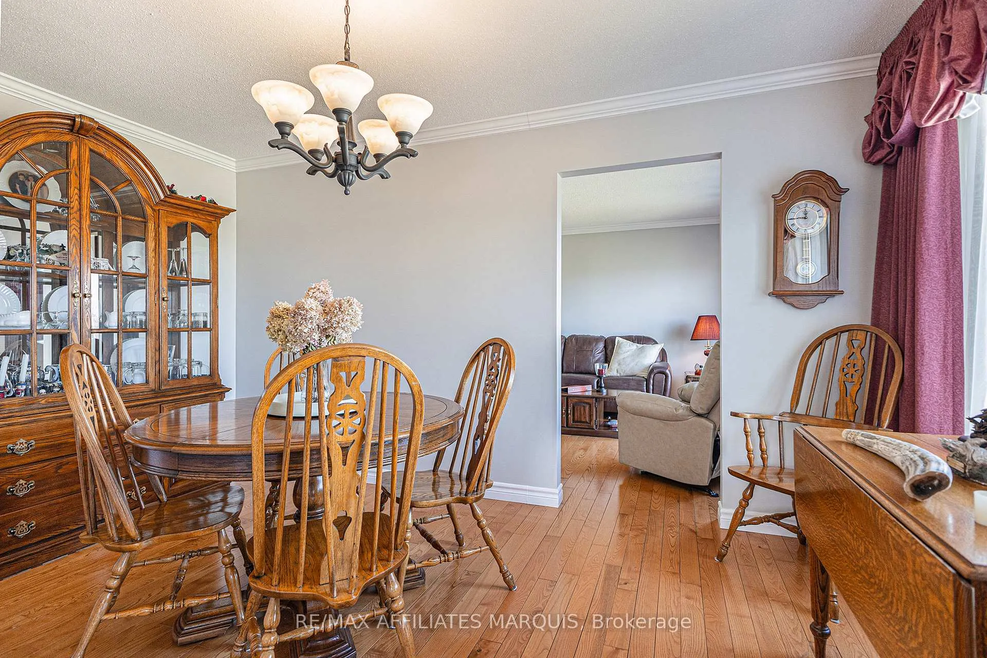 Photo 10 of 74 Colonel By Crescent, Smiths Falls — HOMEH