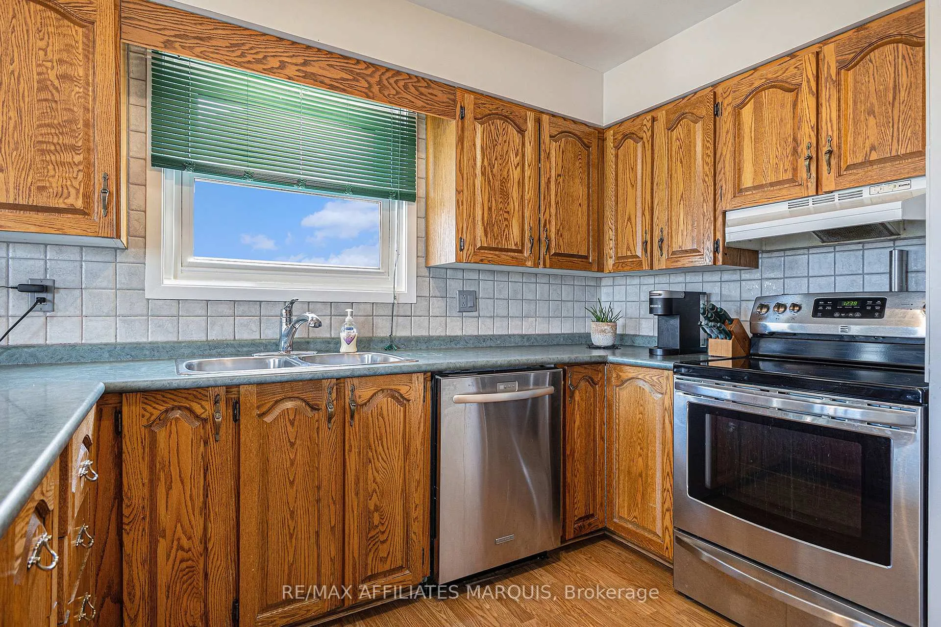 Photo 14 of 74 Colonel By Crescent, Smiths Falls — HOMEH