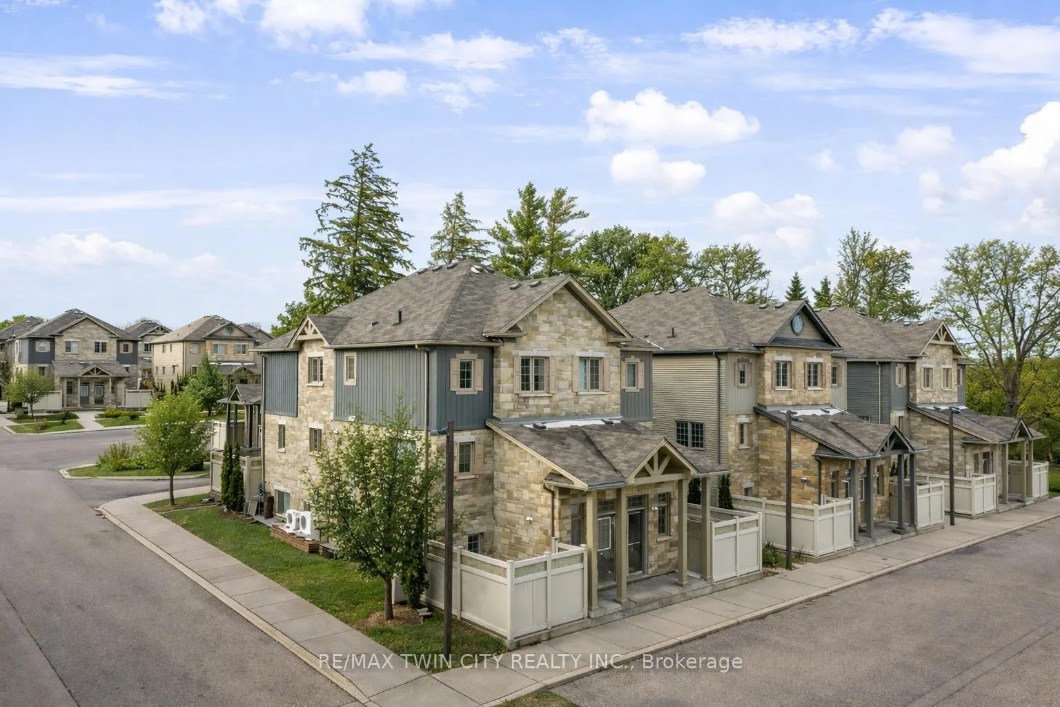 Photo 2 of Unit 9A, 931 Glasgow Street, Kitchener — HOMEH