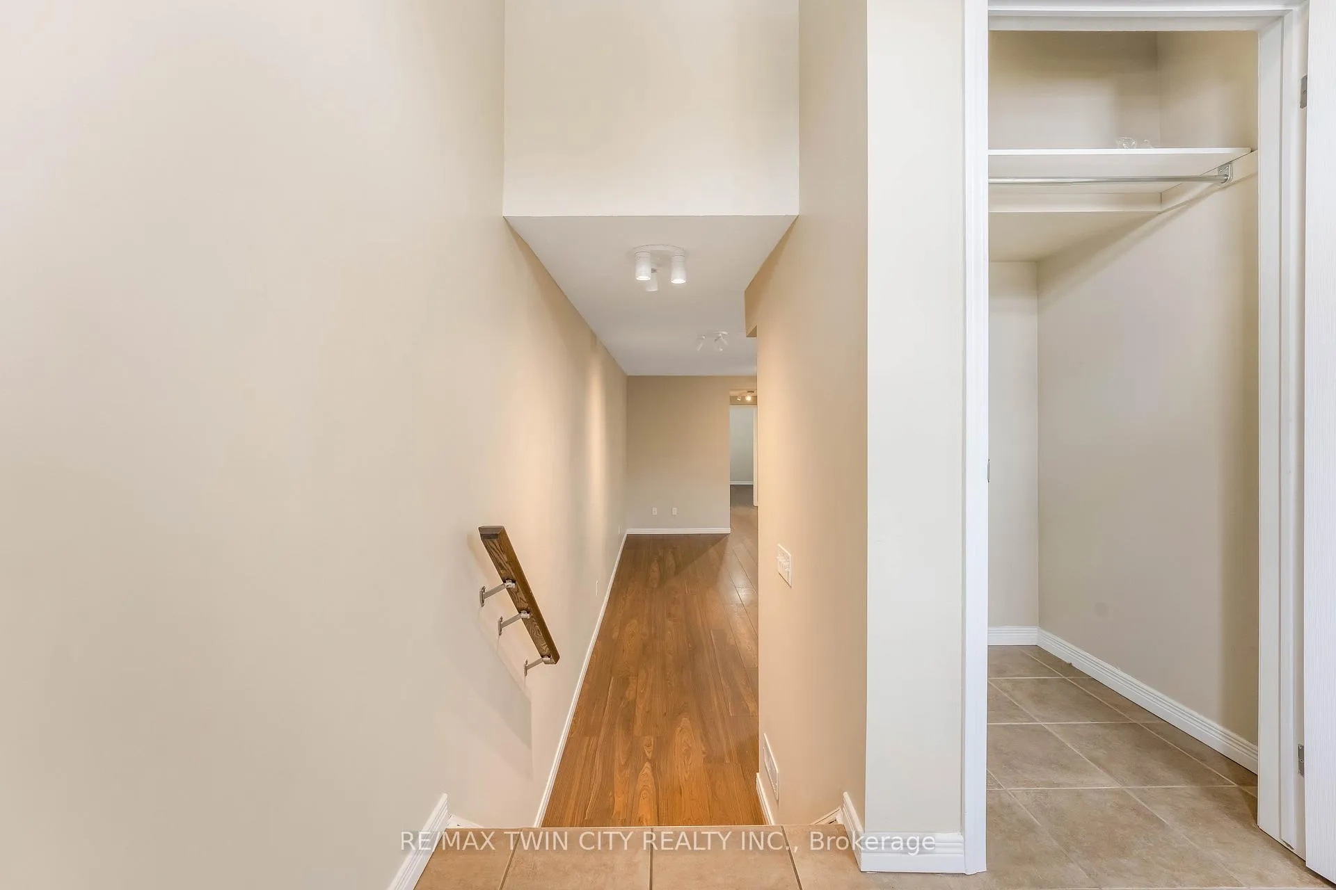 Photo 5 of Unit 9A, 931 Glasgow Street, Kitchener — HOMEH